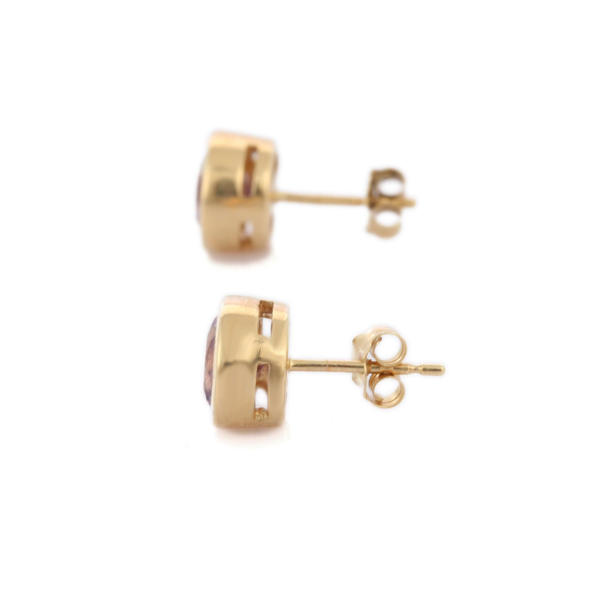 Elegant 14K Yellow Gold Brilliant Round Cut Bezel Set Amethyst Studs for Her In New Condition For Sale In New York, NY
