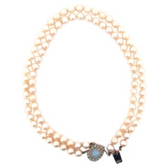 Elegant 14Karat Yellow Gold Cultured Pearl Necklace with Oval Clasp