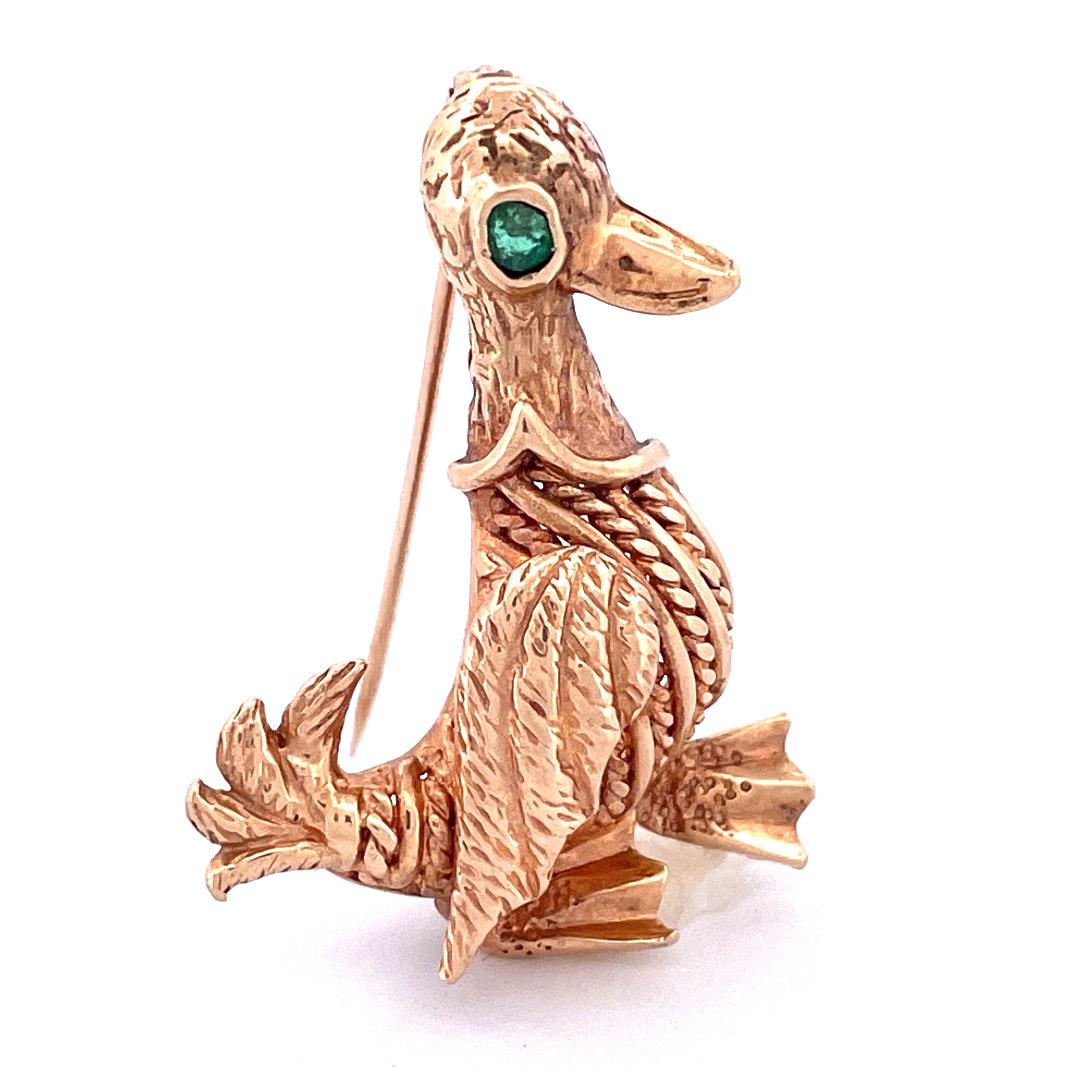 Art Nouveau Elegant 14k Yellow Gold Duck Brooch with Emerald Eyes For Sale