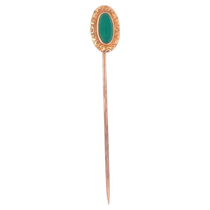 Elegant 14k Yellow Gold Green Chalcedony Pin For Sale