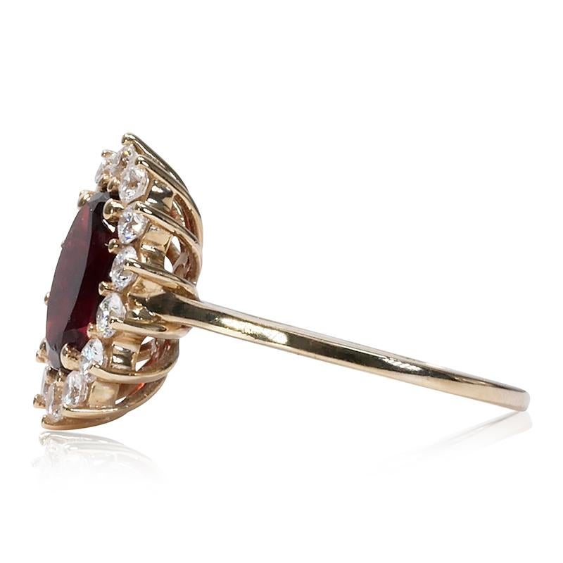 Elegant 14k Yellow Gold Ring with 2.10 Ct Natural Garnet and Diamonds- AIG Cert In New Condition In רמת גן, IL