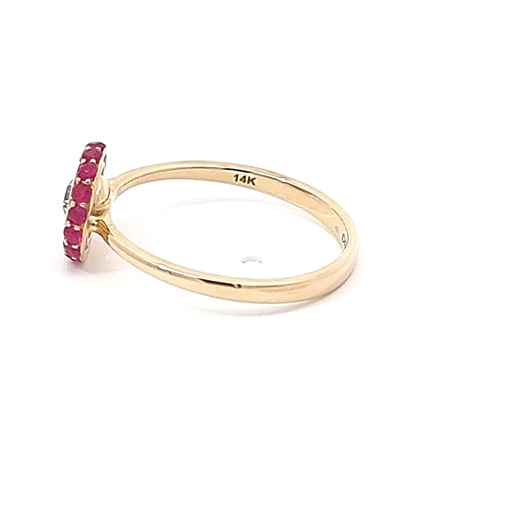 Elegant 14K Yellow Gold Ring with Bezel Set Diamond and Ruby Halo In New Condition For Sale In ประเวศ, TH