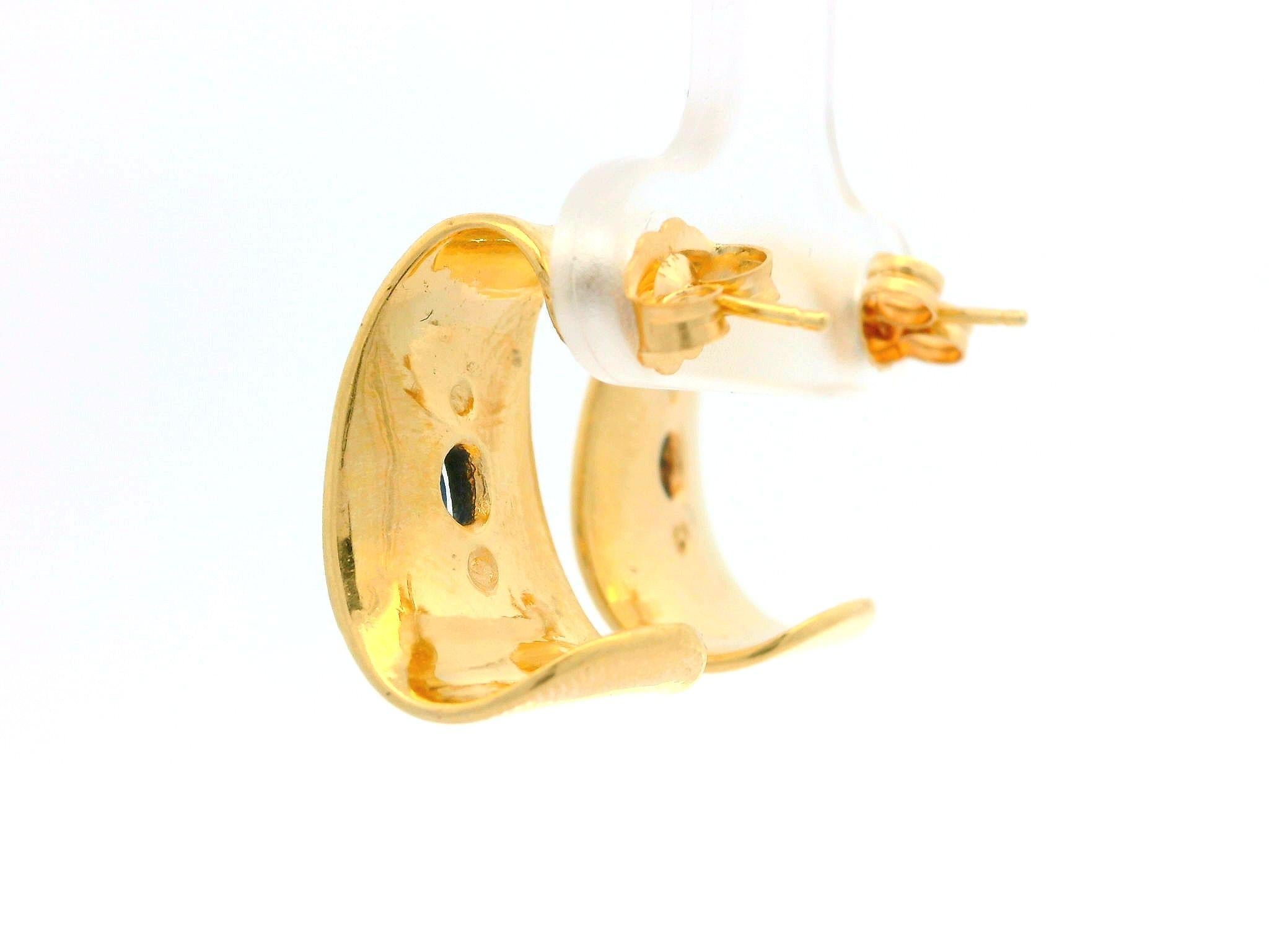 Eleganza degli orecchini da polso in oro giallo 14k con zaffiro e diamante lucidato in vendita 3