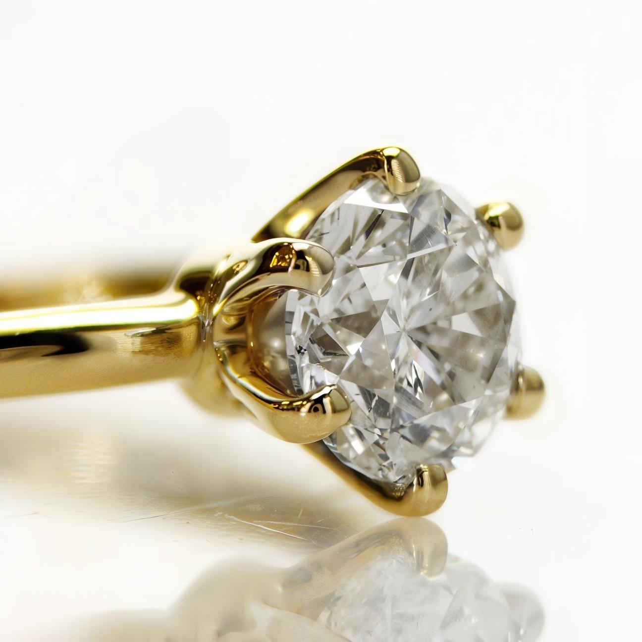Elegance Anello solitario in oro giallo 14K con diamante naturale da 0,81 carati in vendita 2