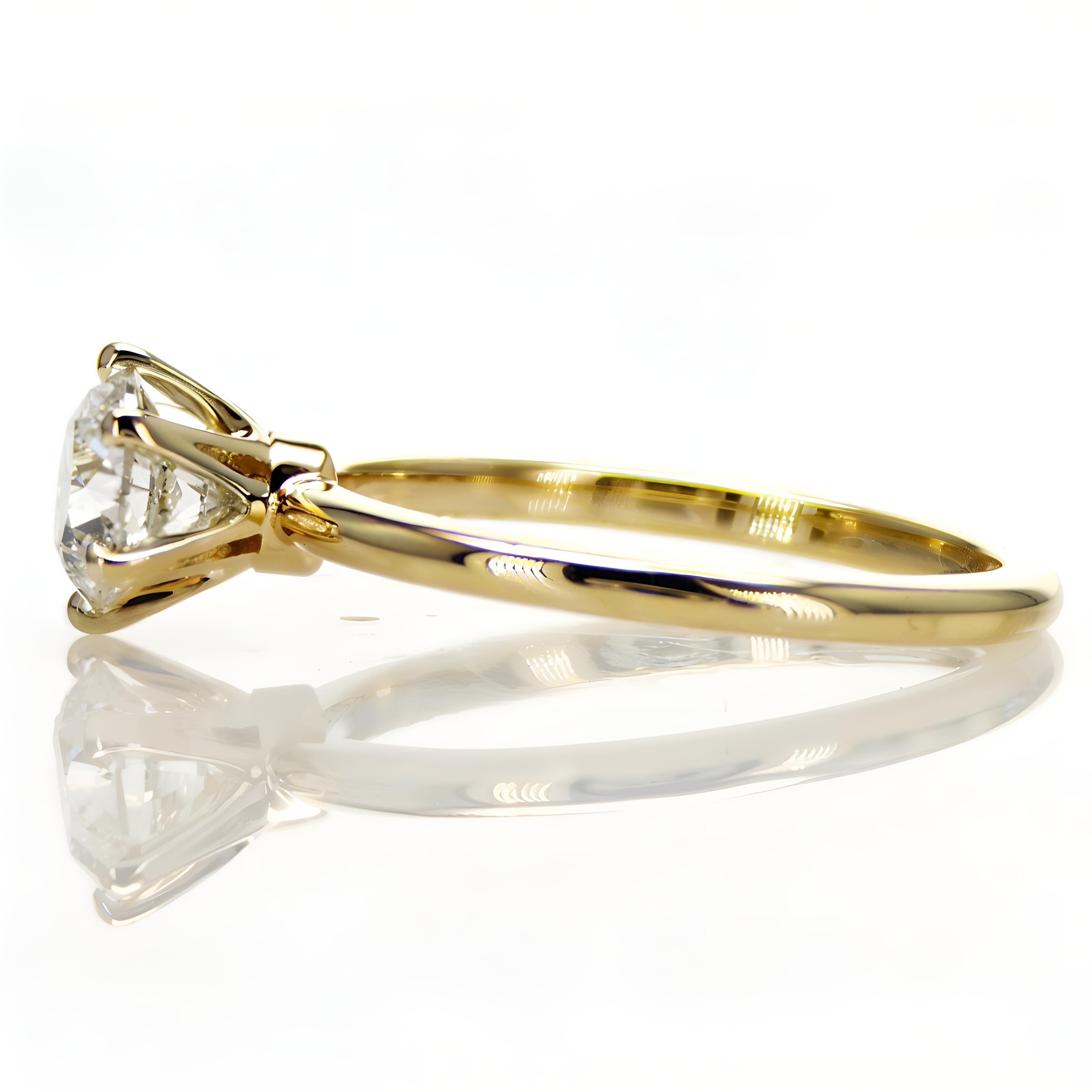 Elegance Anello solitario in oro giallo 14K con diamante naturale da 0,81 carati in vendita 3