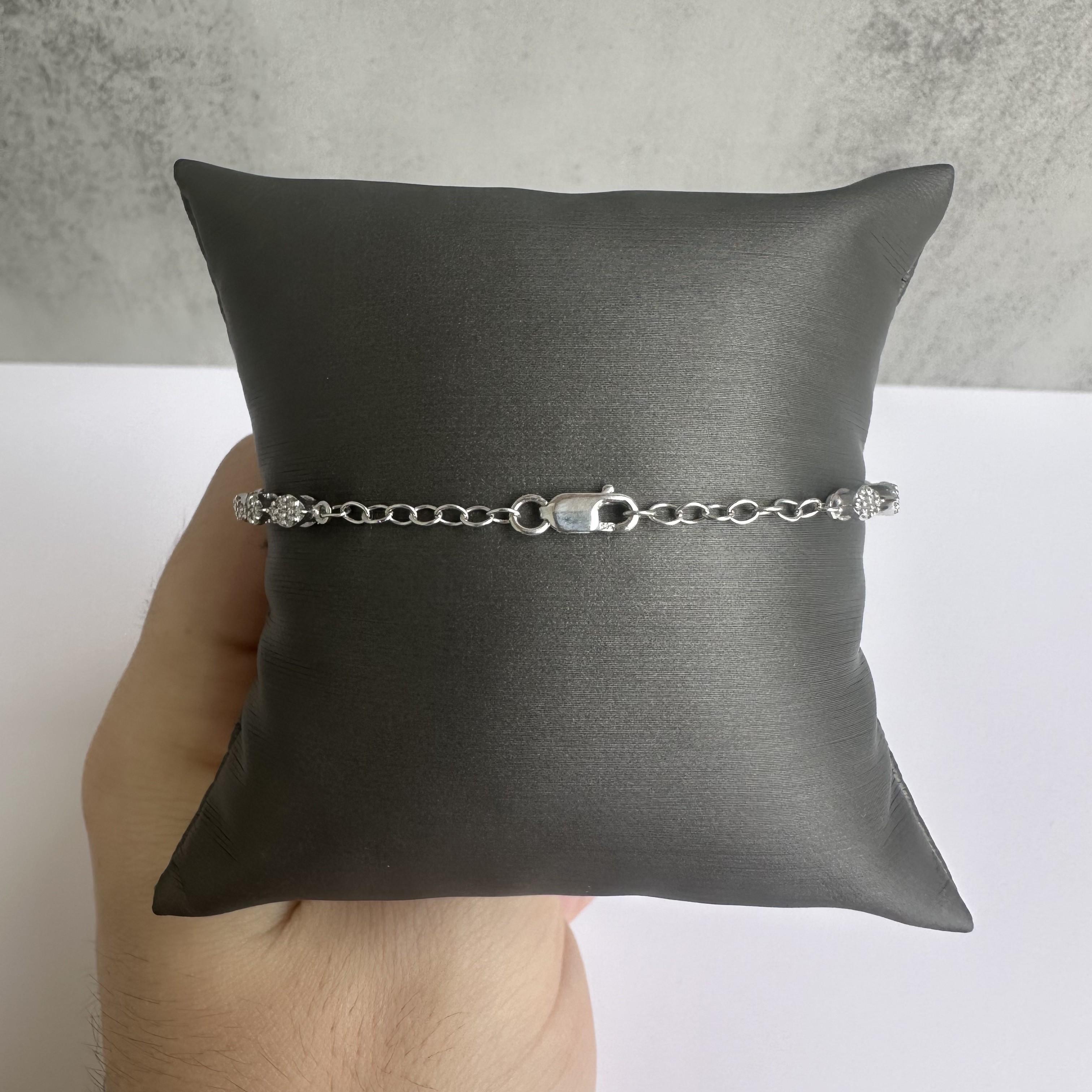 Round Cut Elegant 14kt White Gold Natural Diamond Bracelet - 0.81ctw, Adjustable, New For Sale