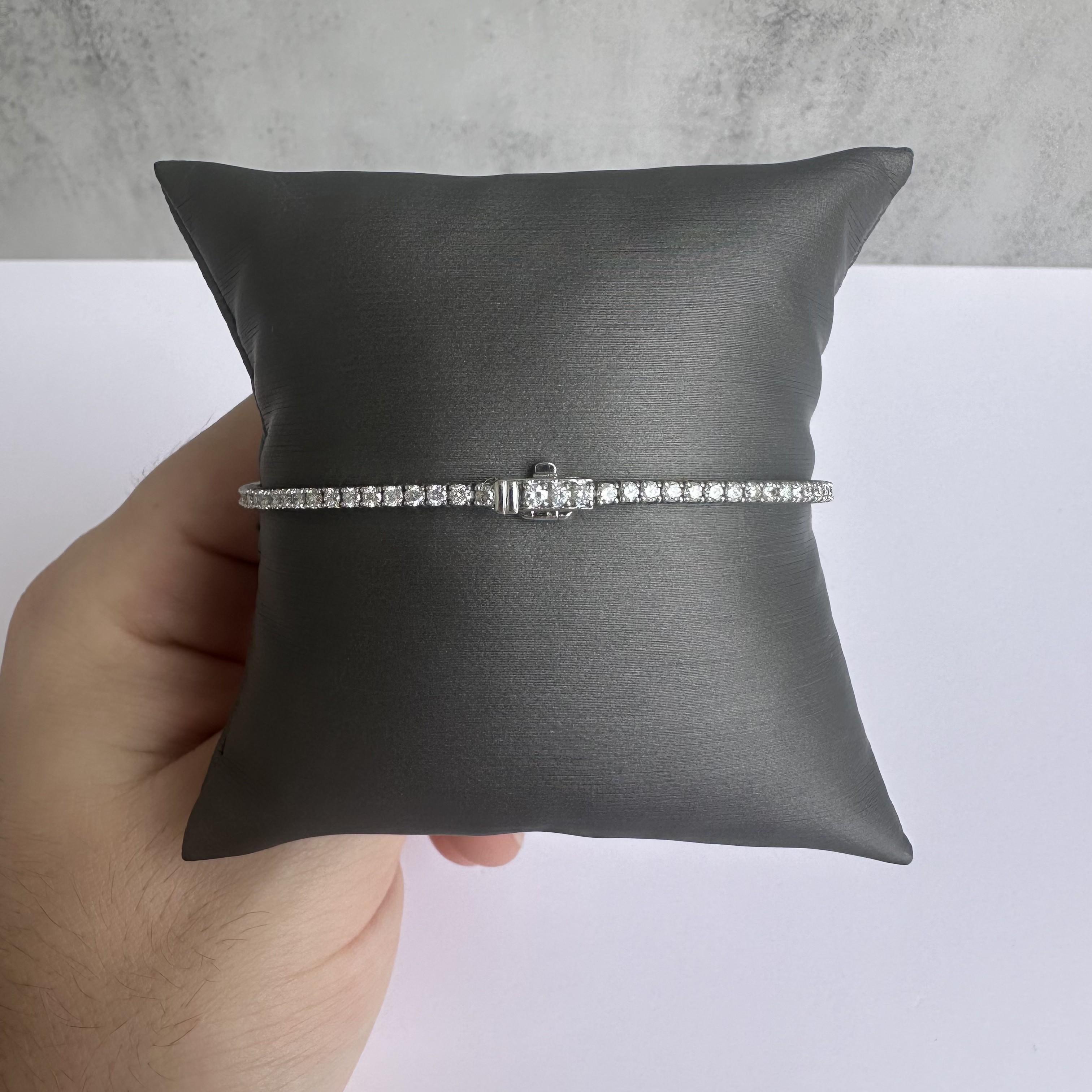 Elegante Pulsera de Tenis de Diamantes Naturales de Oro Blanco de 14 Kts - 2,52 ctw, 7
