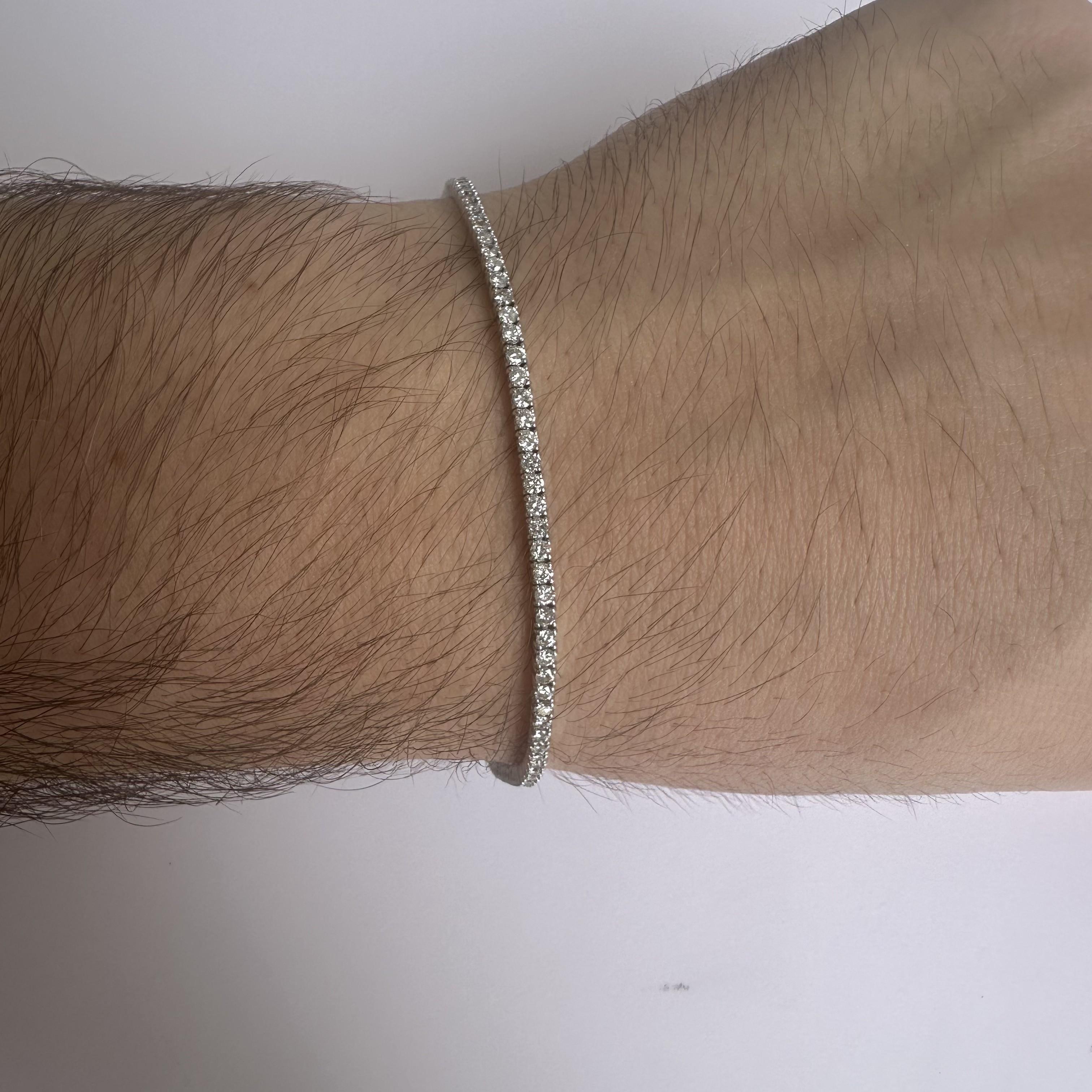 Elegante Pulsera de Tenis de Diamantes Naturales de Oro Blanco de 14 Kts - 2,52 ctw, 7