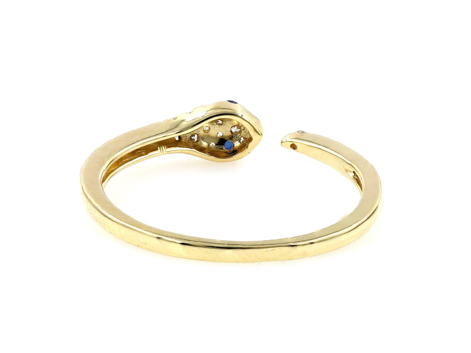 Elegante bague en or jaune 14KT à motif de serpent avec diamants et saphir bleu Pour femmes en vente