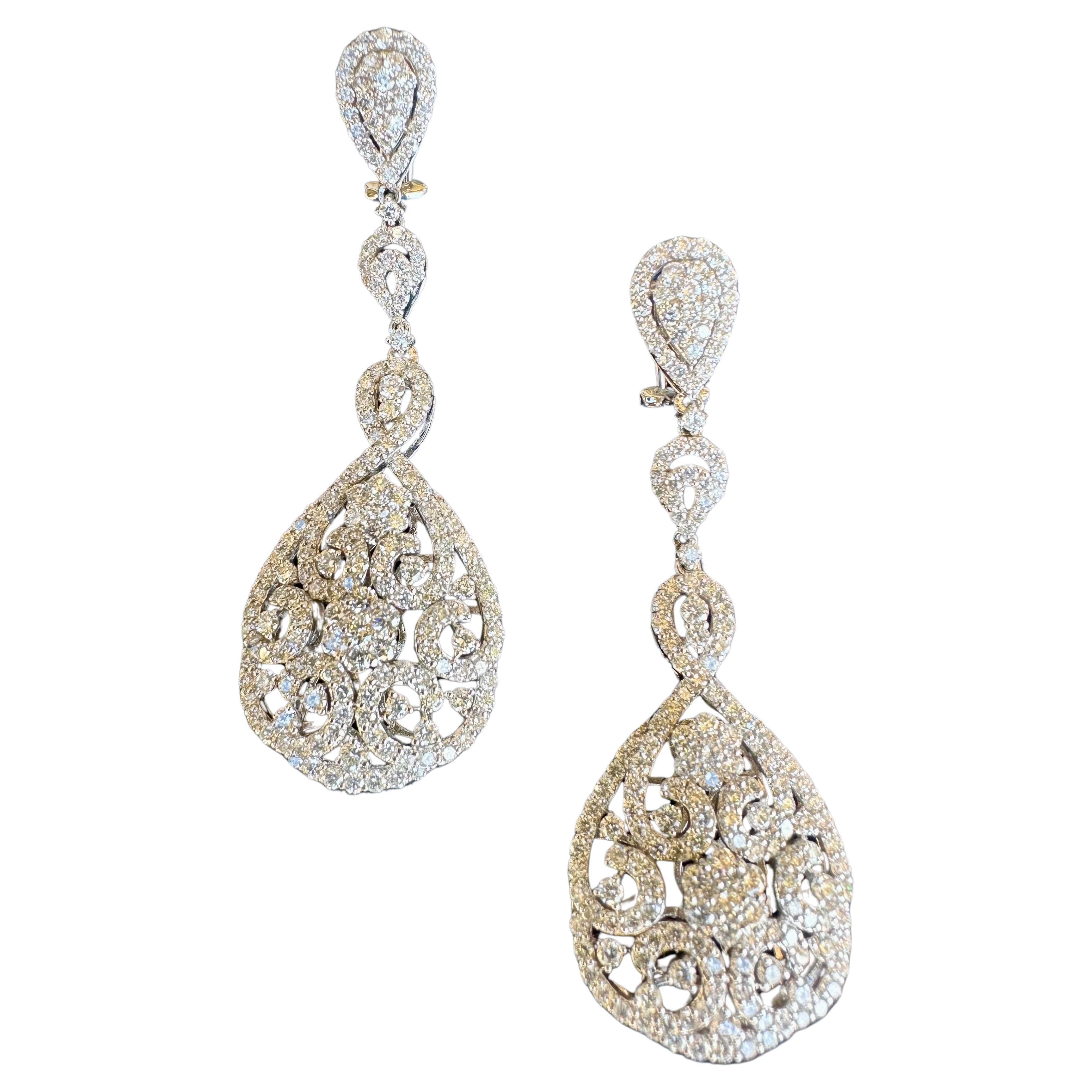  Elegant 15 Carat Diamond Pear Shaped Cluster Drop Earrings 18 Karat White Gold For Sale