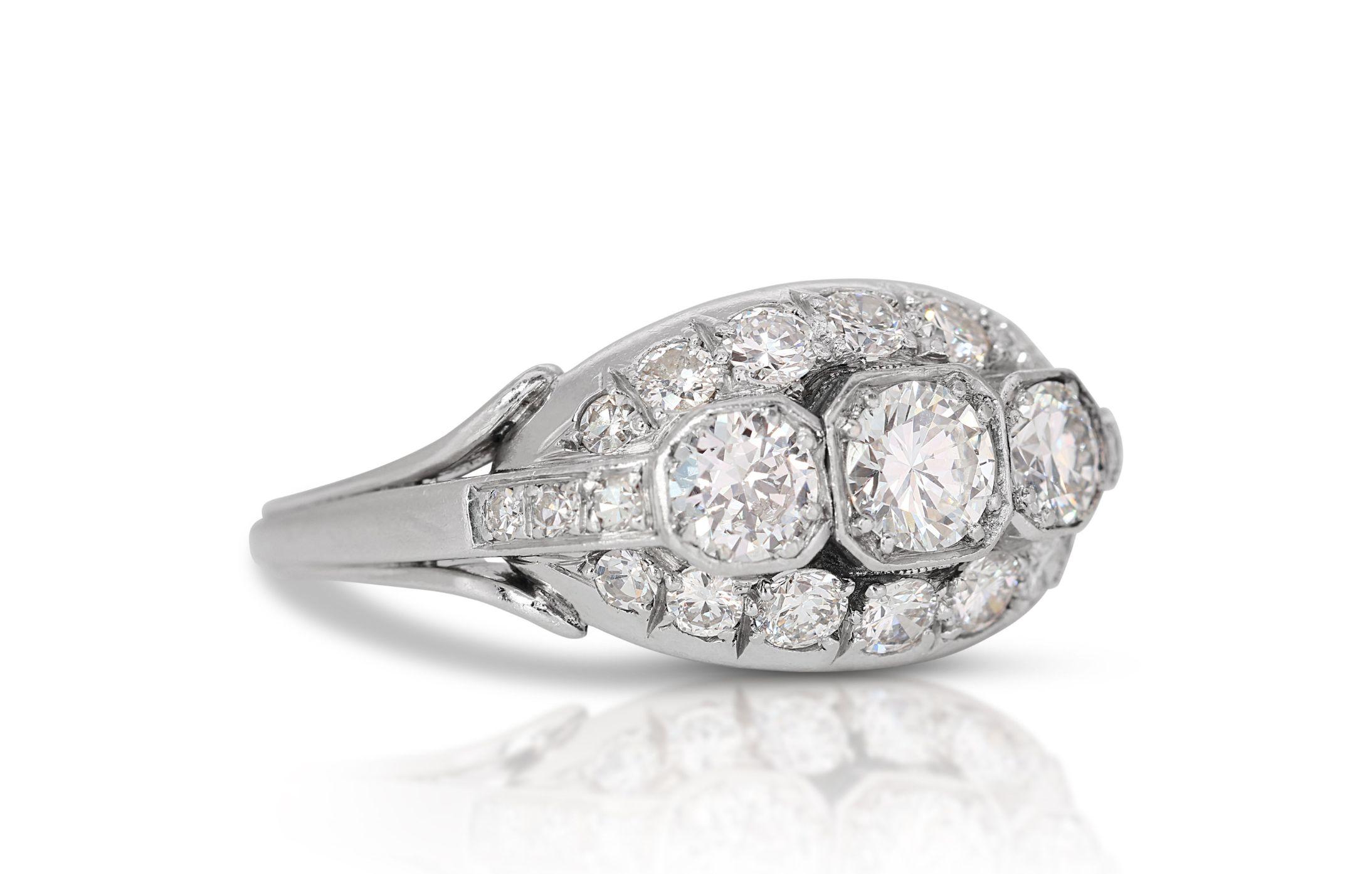 Elegant 1.50ct Diamond Platinum Ring with Radiant F Color Brilliance In New Condition In רמת גן, IL