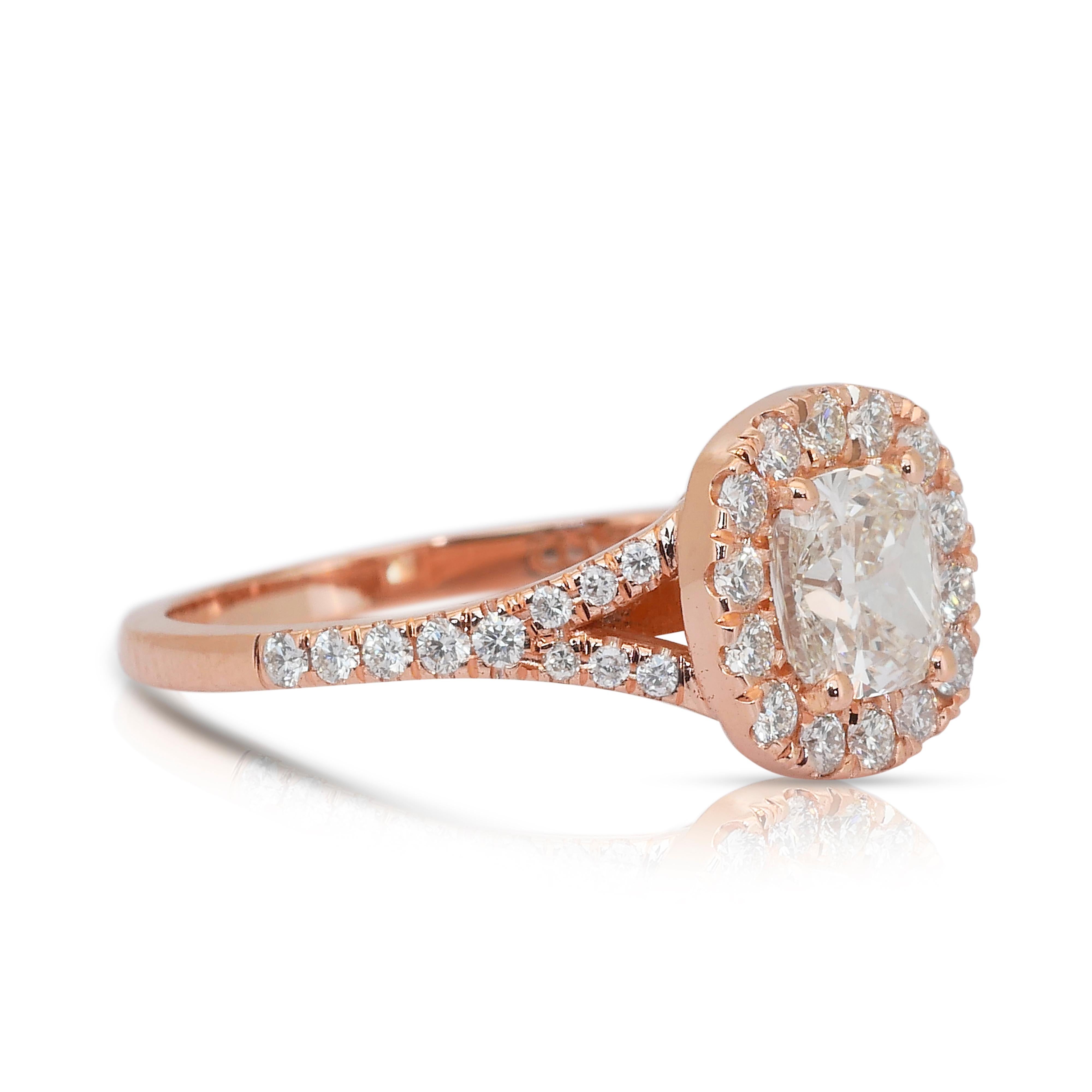 Eleganter 1,50ct Diamanten Halo Ring in 18k Rose Gold - IGI zertifiziert (Kissenschliff) im Angebot