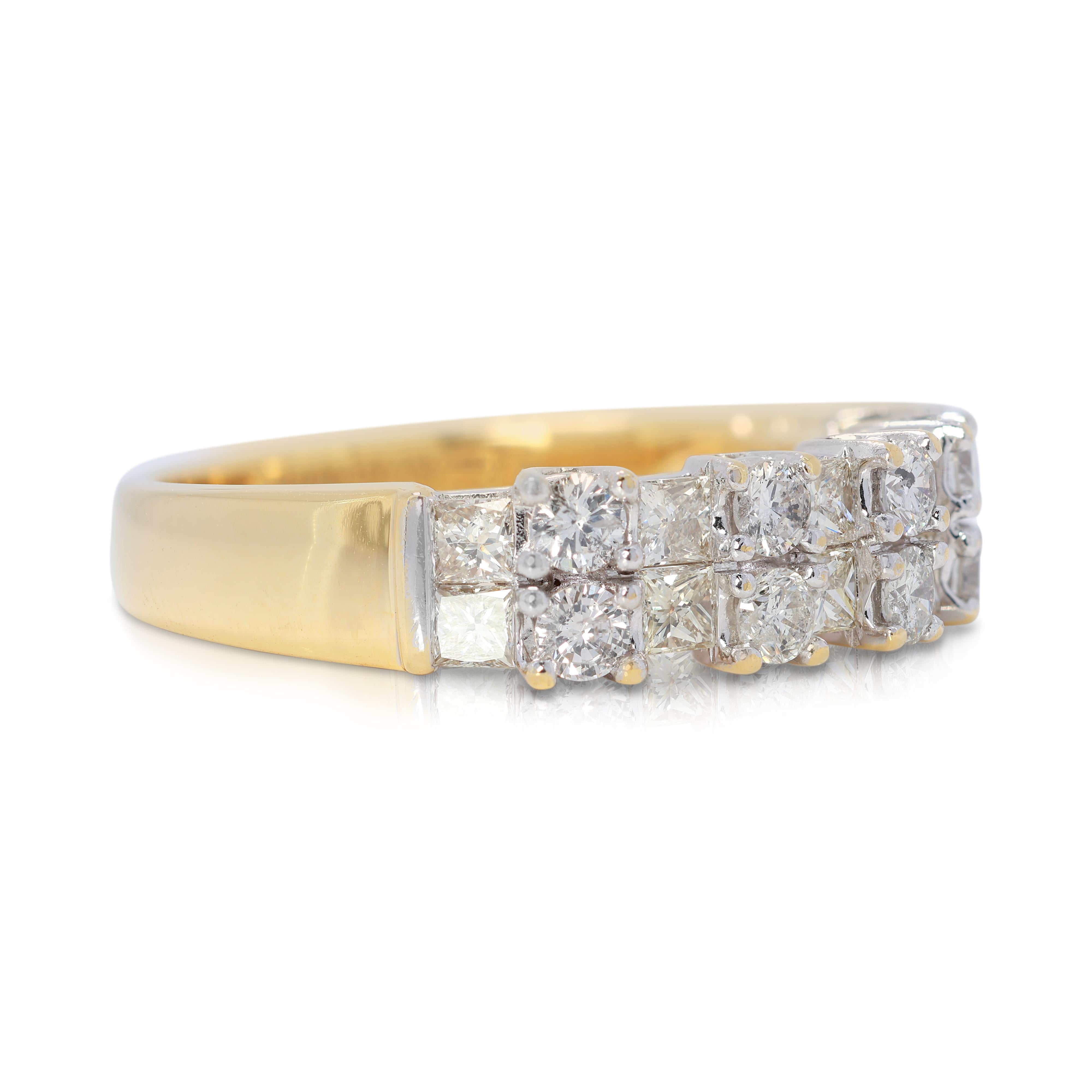 Eleganter 1,56 Karat runder Diamantring mit Brillanten im Prinzessinnenschliff aus 18 Karat zweifarbigem Gold (Rundschliff) im Angebot