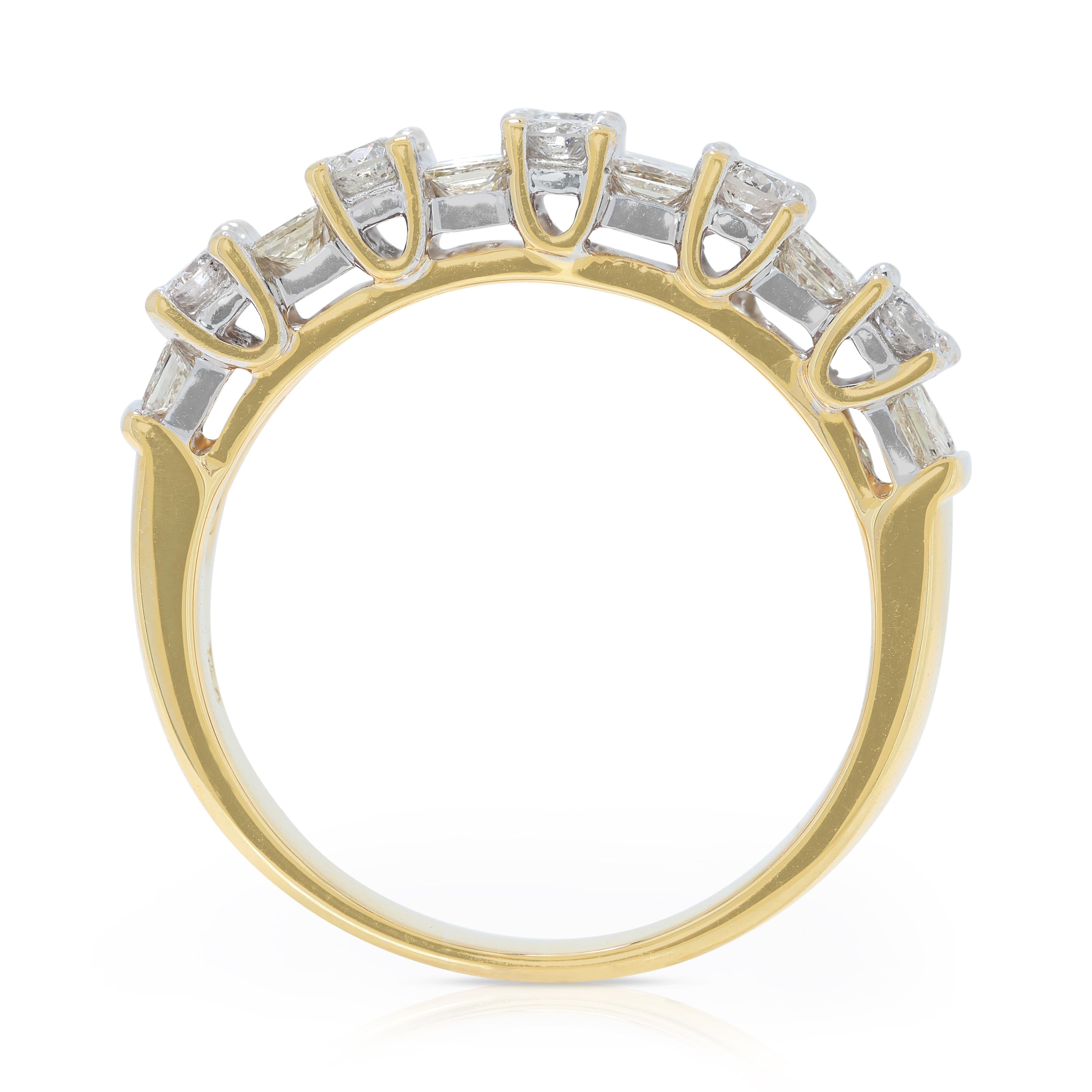 Eleganter 1,56 Karat runder Diamantring mit Brillanten im Prinzessinnenschliff aus 18 Karat zweifarbigem Gold im Angebot 2