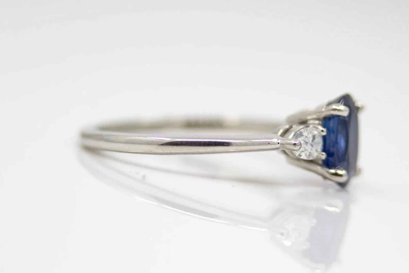 Contemporary Elegant 1.59ct Ceylon Sapphire & Diamond Three Stone Ring in Platinum For Sale