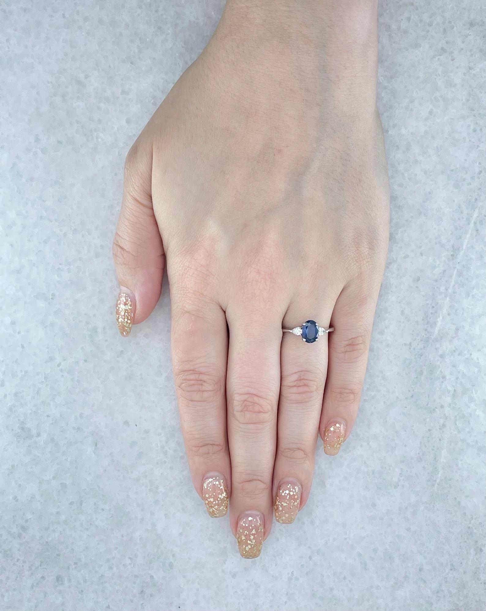 Women's Elegant 1.59ct Ceylon Sapphire & Diamond Three Stone Ring in Platinum For Sale