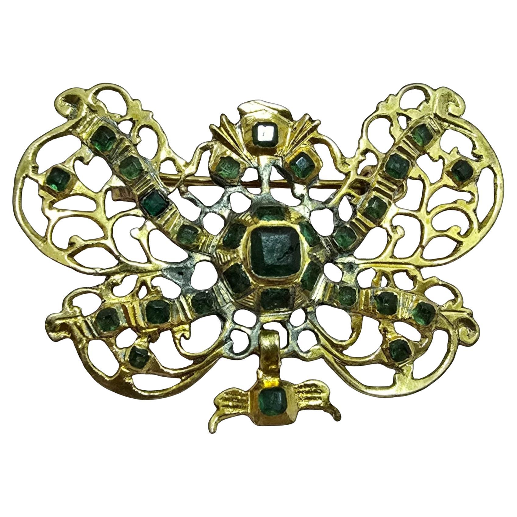 Elegant 17th-Century Spanish Brooch in Gilt Metal For Sale