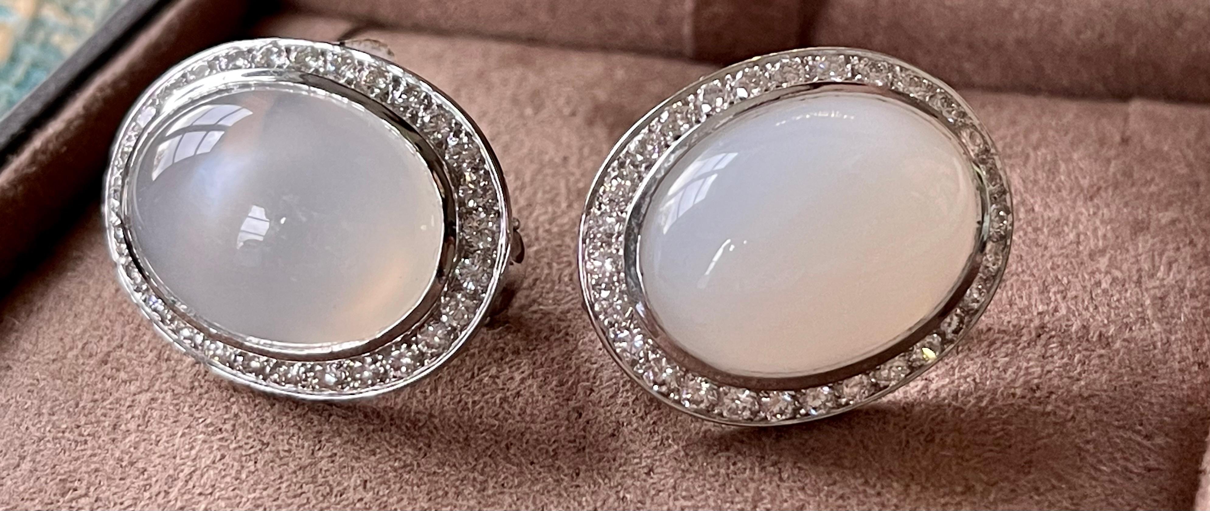 Elegant 18 K White Gold Earclips with Moonstones and Diamonds For Sale 5