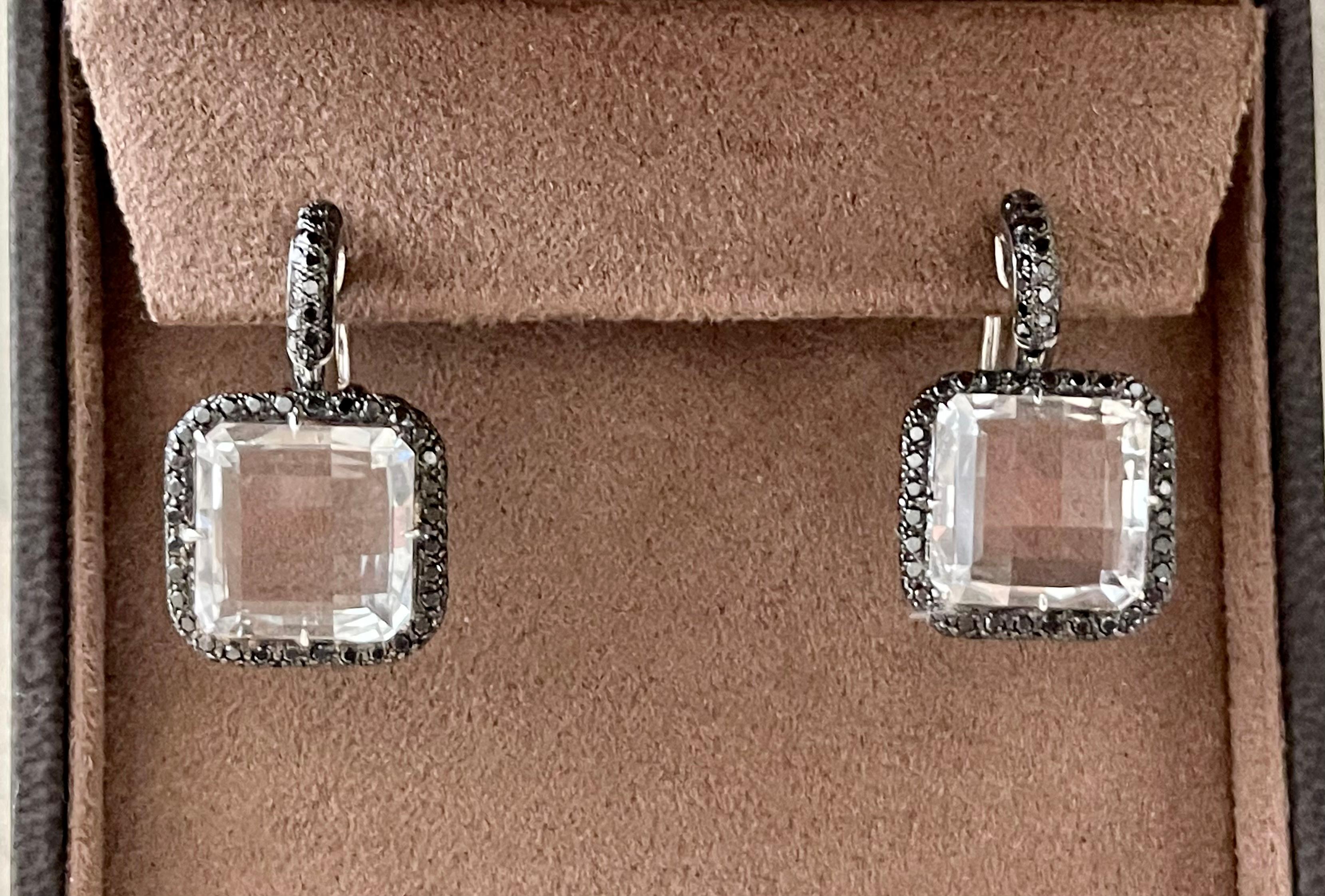 Contemporaneo Eleganti orecchini in oro bianco 18 K con diamanti neri e cristallo di rocca in vendita