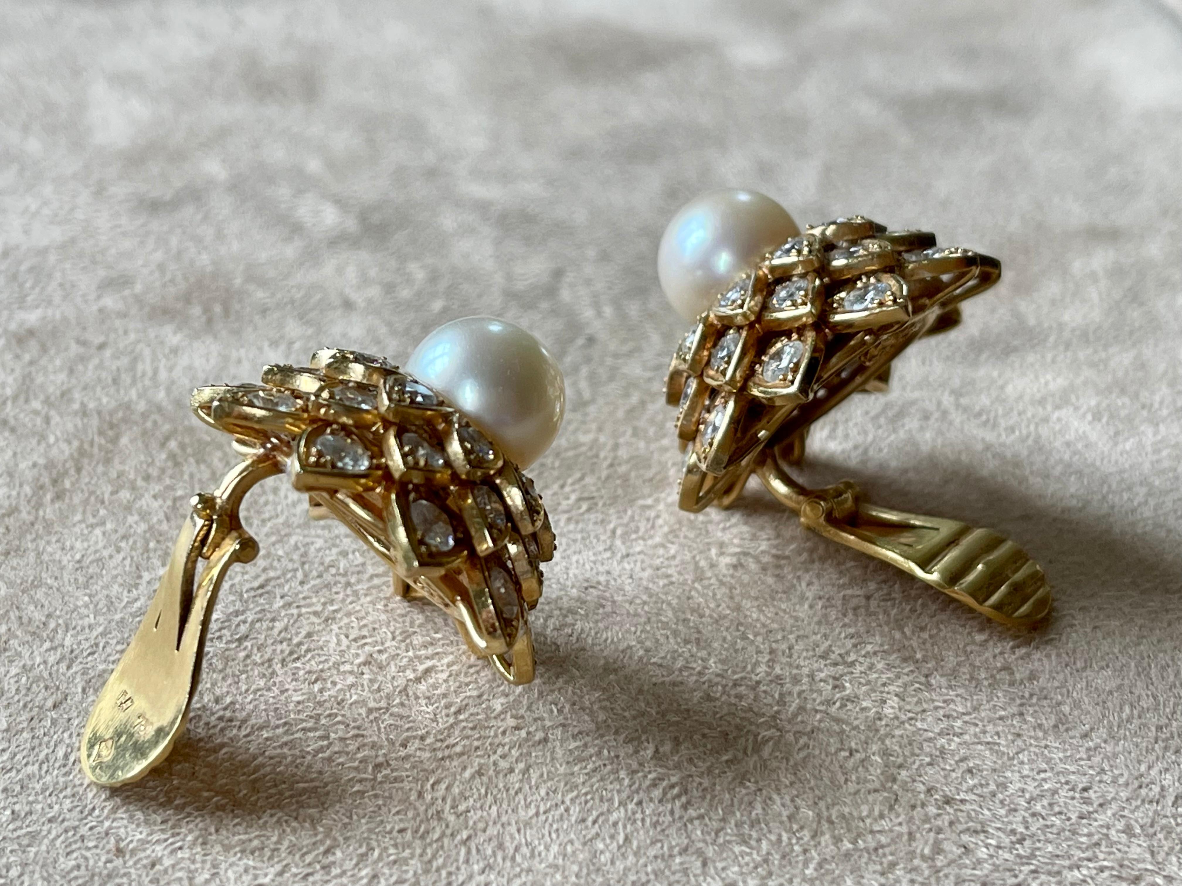 Élégantes boucles d'oreilles vintage en or jaune 18 carats avec perles et diamants, années 1970 Unisexe en vente