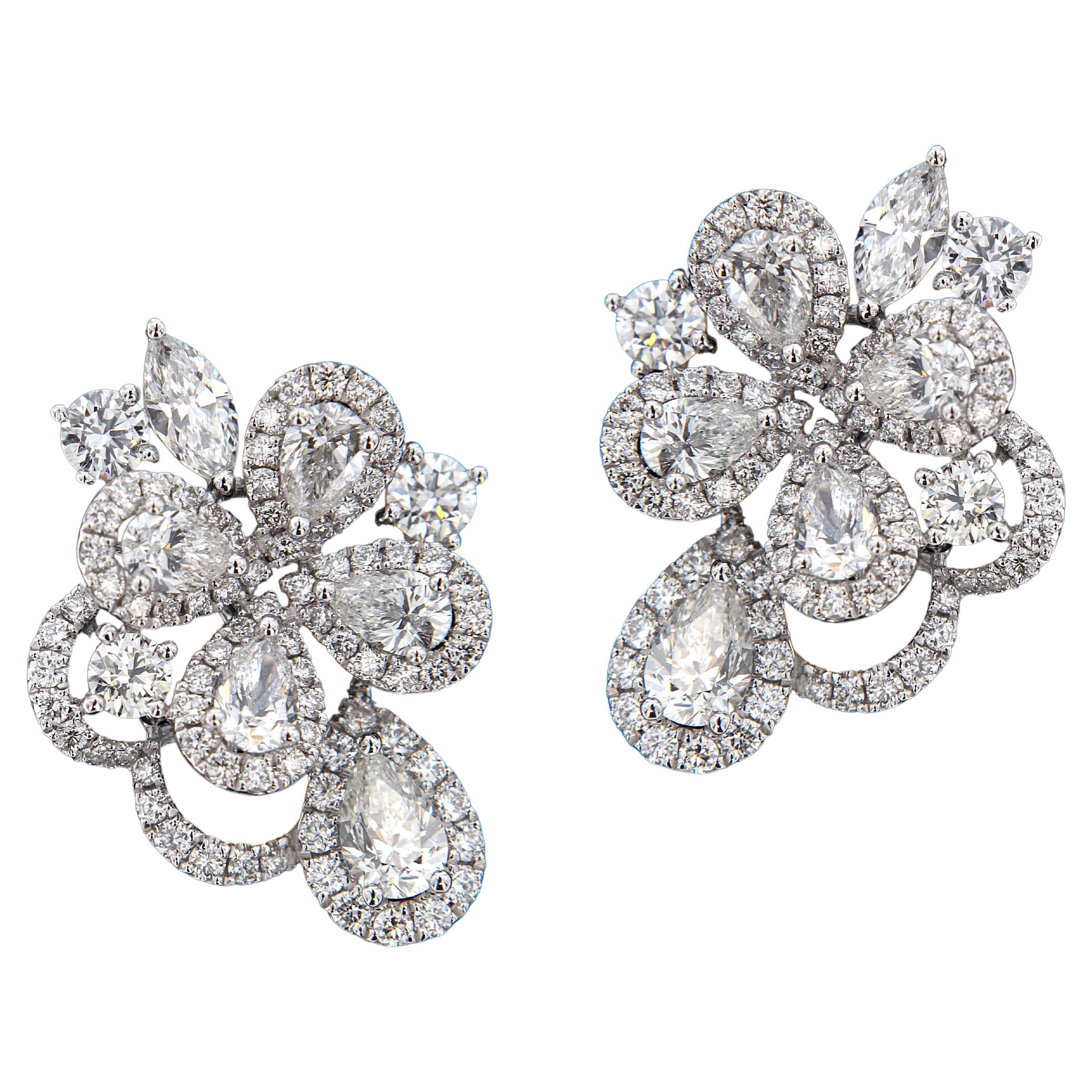 Elegant 18 Karat White Gold and Diamond Stud Earrings