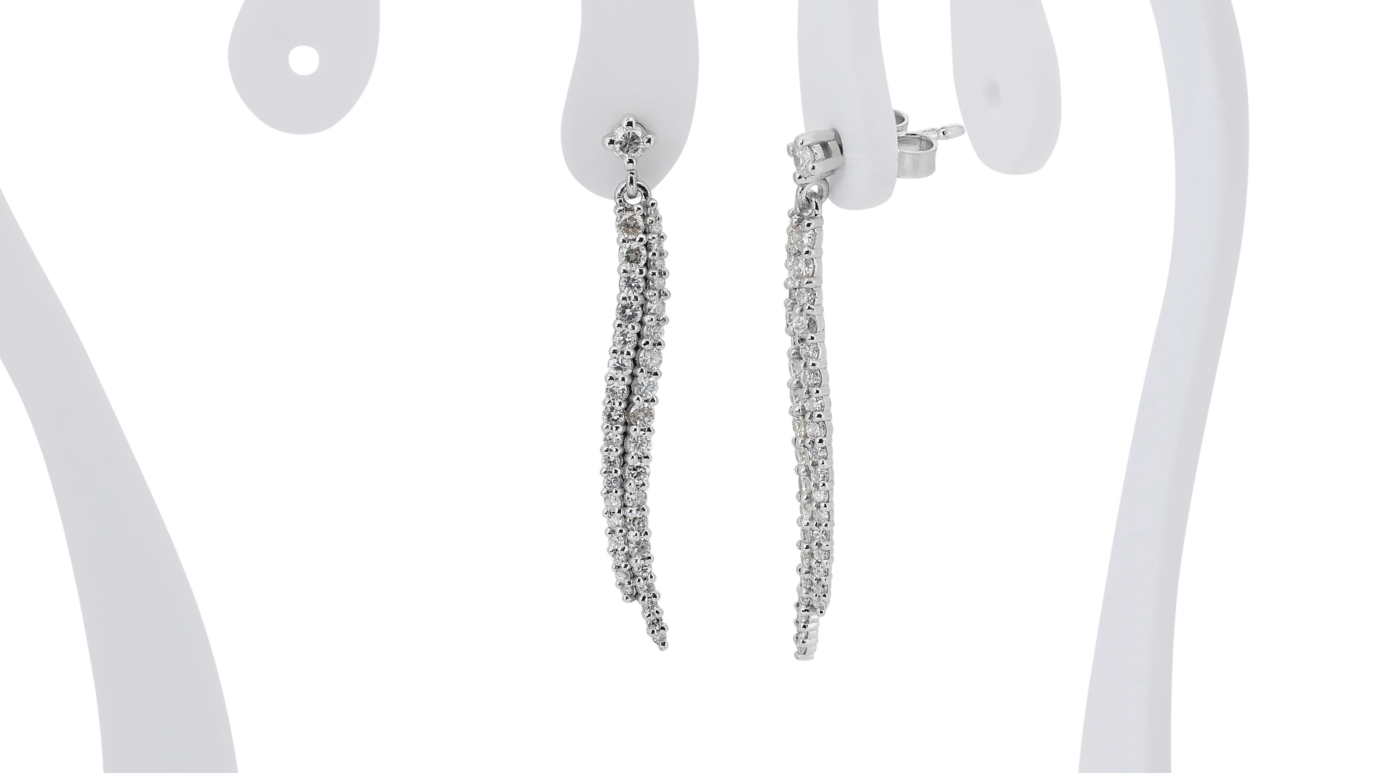 Luminosi orecchini con diamanti tondi e brillanti da 1,23 ct. In condizioni Nuovo in vendita a רמת גן, IL