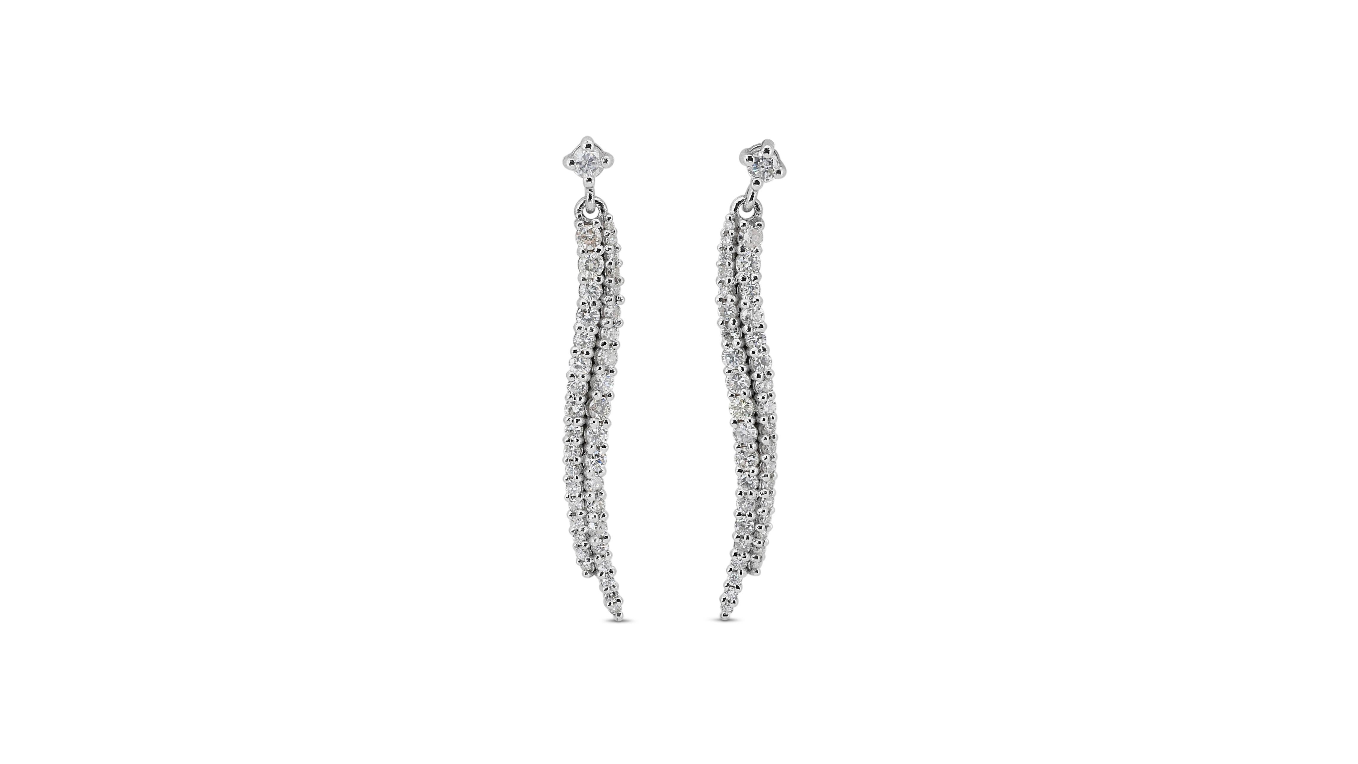 Luminosi orecchini con diamanti tondi e brillanti da 1,23 ct. in vendita 3