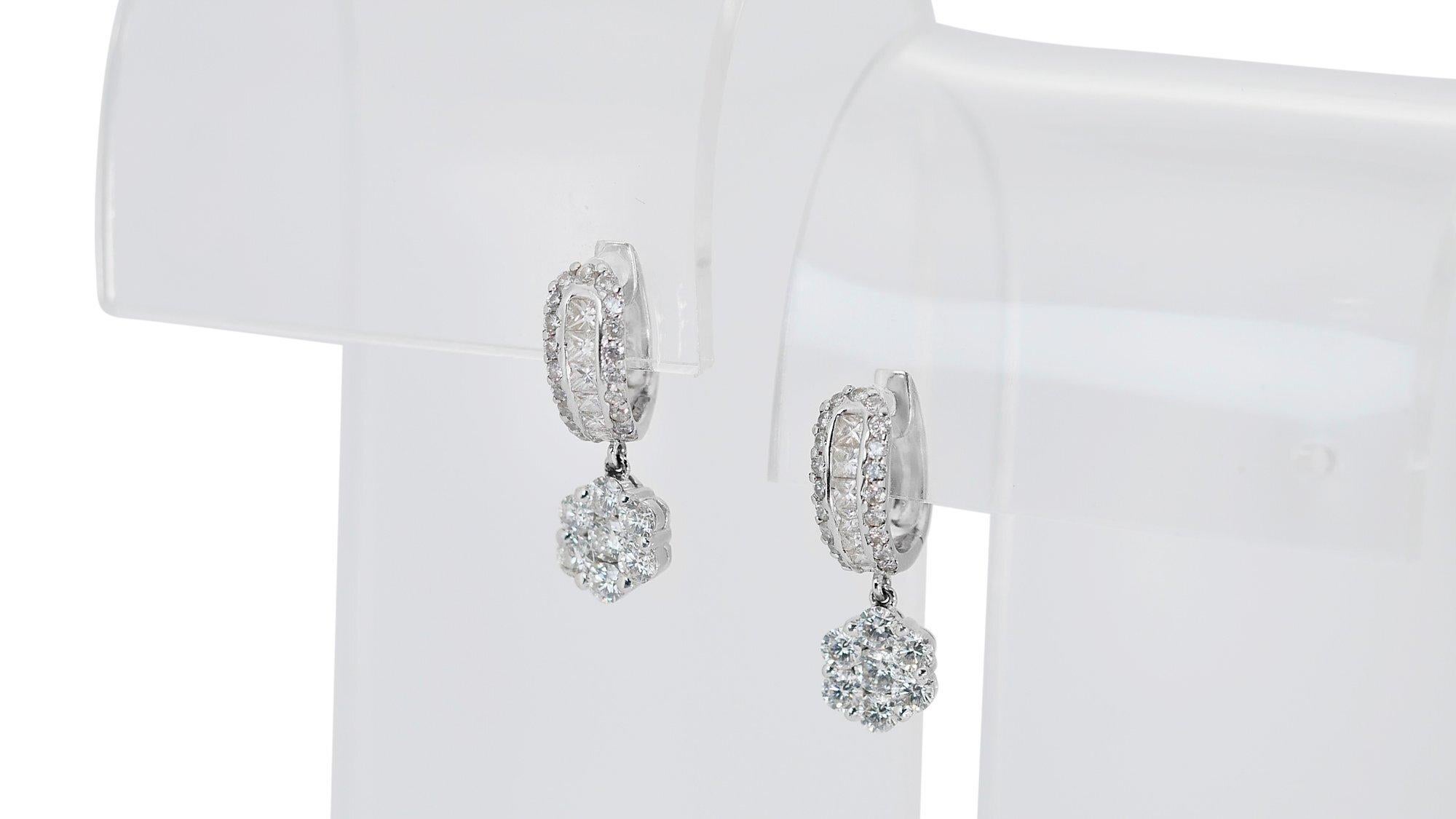 Elegant 18 kt. White Gold Earrings with 2.10 ct Natural Diamonds - IGI Cert For Sale 1