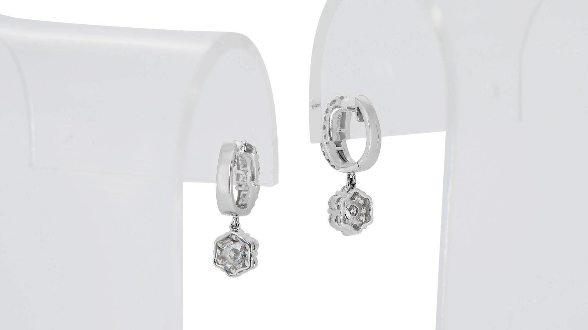 Elegant 18 kt. White Gold Earrings with 2.10 ct Natural Diamonds - IGI Cert For Sale 3