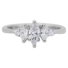 Elegant 18 kt. White Gold Ring with 0.65 ct Total Natural Diamonds - IGI Cert
