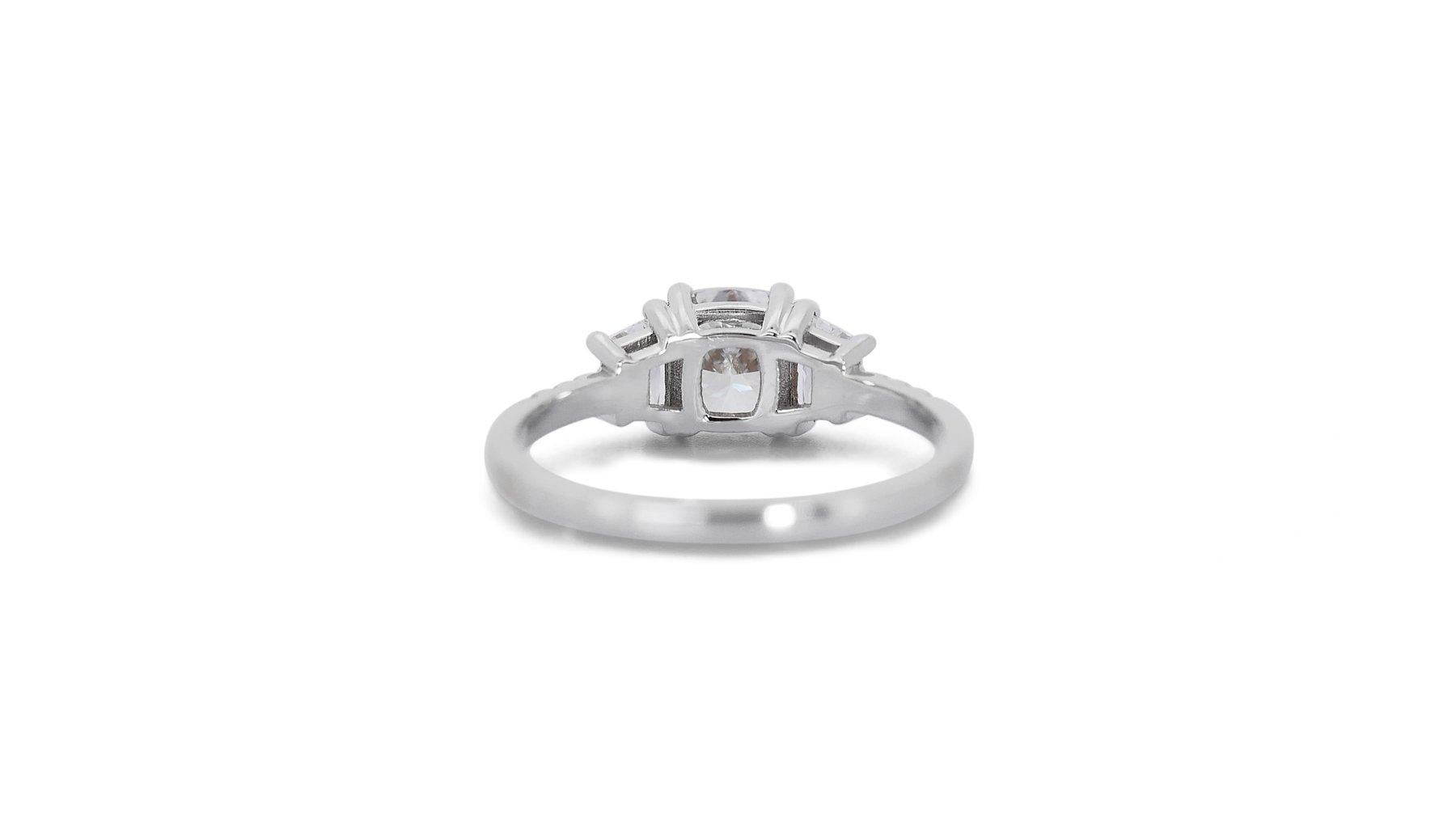 Women's Elegant 18 kt. White Gold Ring with 1.50 ct Total Natural Diamonds - IGI Cert