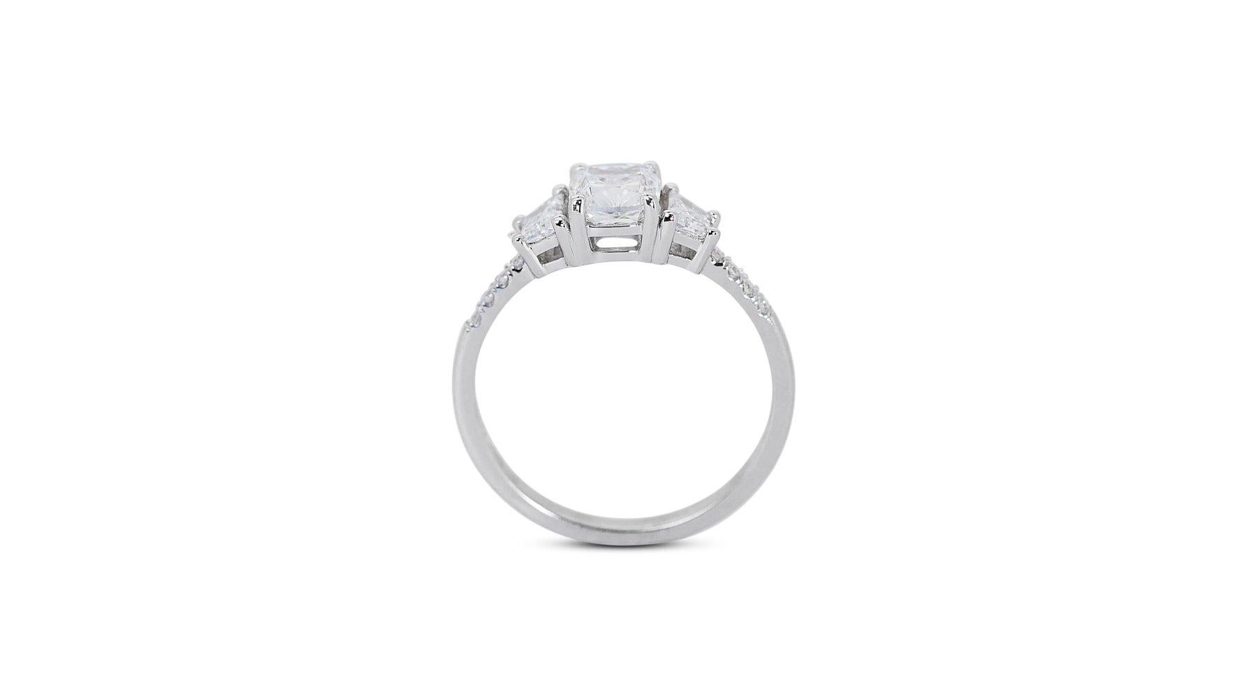 Elegant 18 kt. White Gold Ring with 1.50 ct Total Natural Diamonds - IGI Cert 1