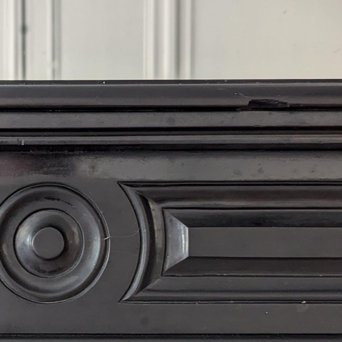 Elegant 1840s Belgian Black Marble Fireplace Mantel en vente 2