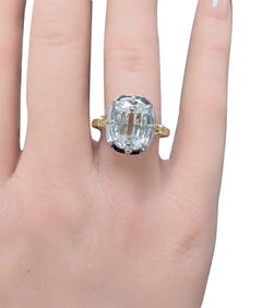 Eleganter Ring aus 18-karätigem Gold mit einem Diamanten im „Cushion Modified“-Schliff von 5,01 Karat.
