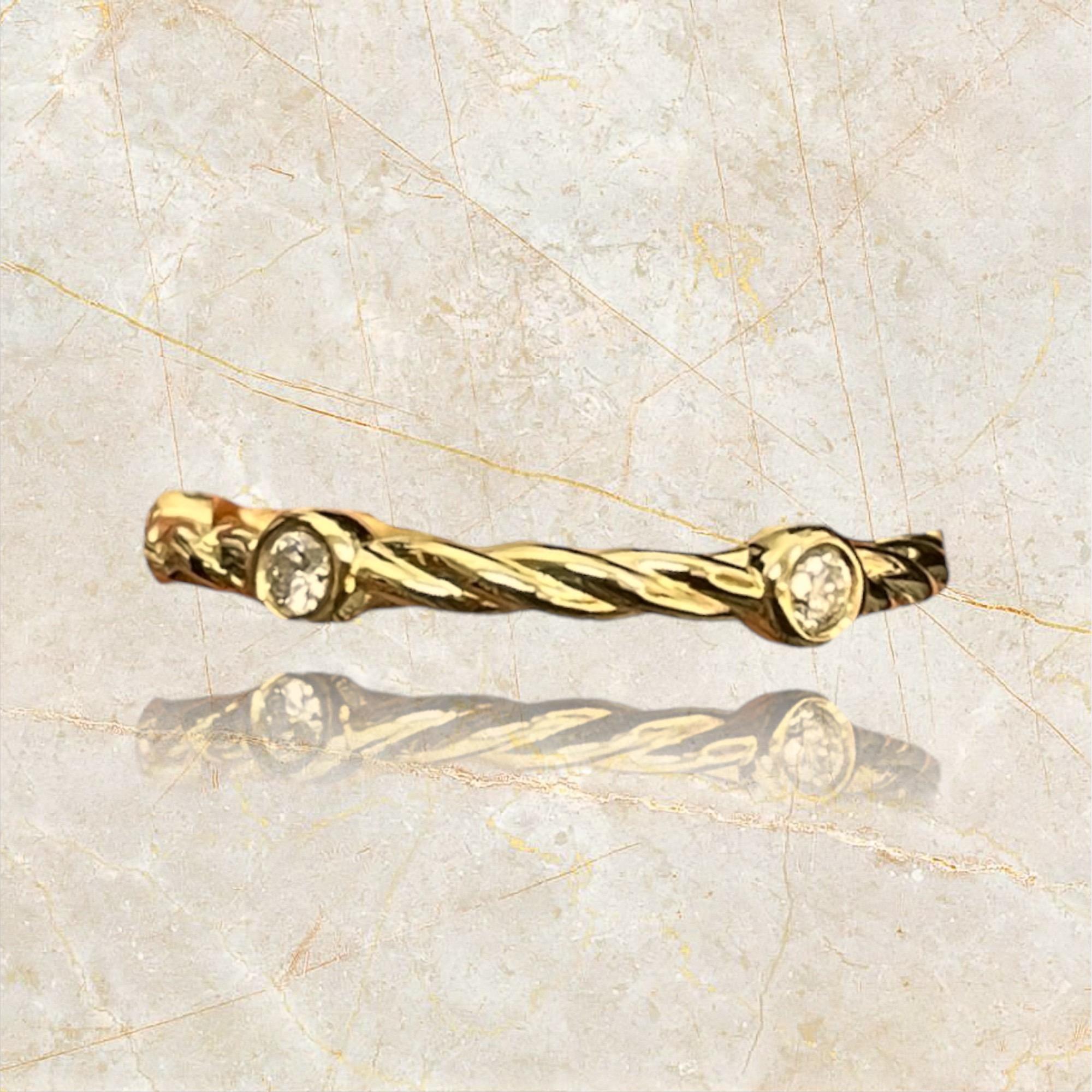 Modern Elegant 18K Gold Rope-Style Ring with Dazzling Diamond Accents For Sale