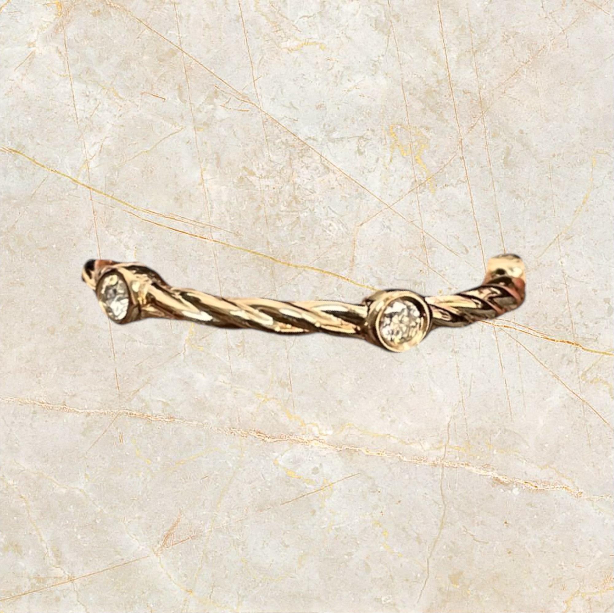 Elegant 18K Gold Rope-Style Ring with Dazzling Diamond Accents For Sale 1