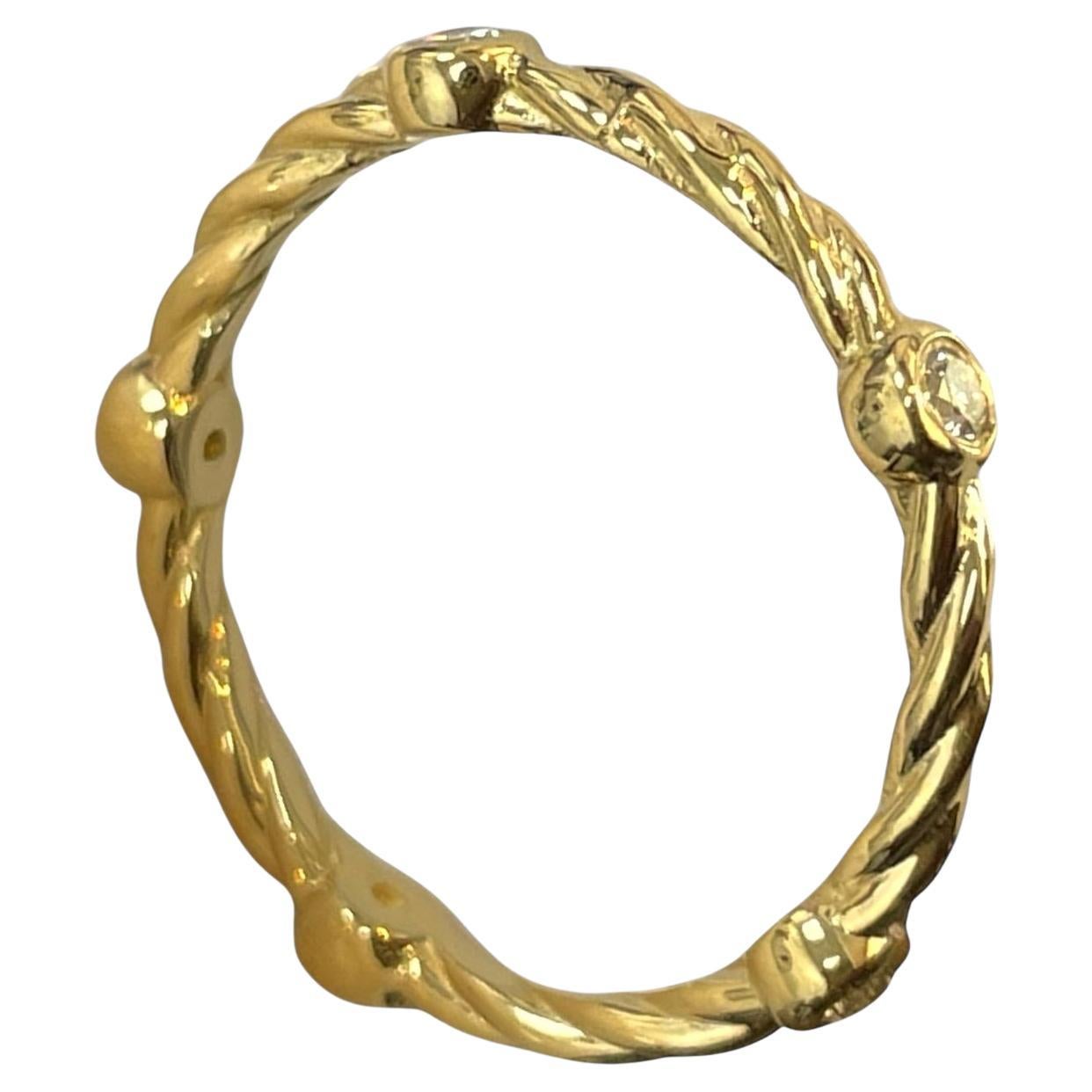 Elegant 18K Gold Rope-Style Ring with Dazzling Diamond Accents