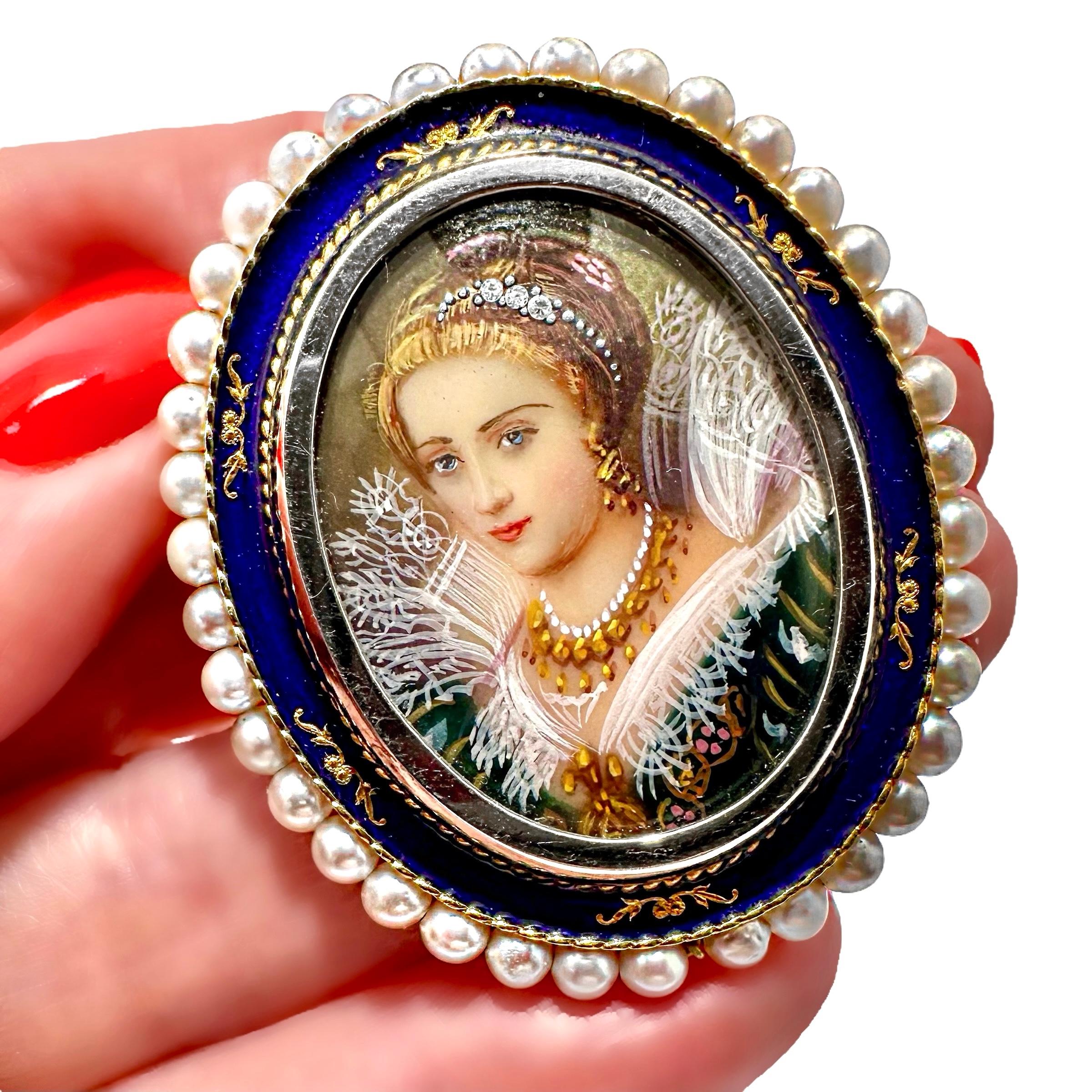 Pendentif/Broche portrait élégant en or 18 carats avec cadre en émail bleu et perles en vente 3