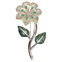 Eleganza del ciondolo a forma di fiore con diamante e smeraldo in cristallo di rocca 18 carati