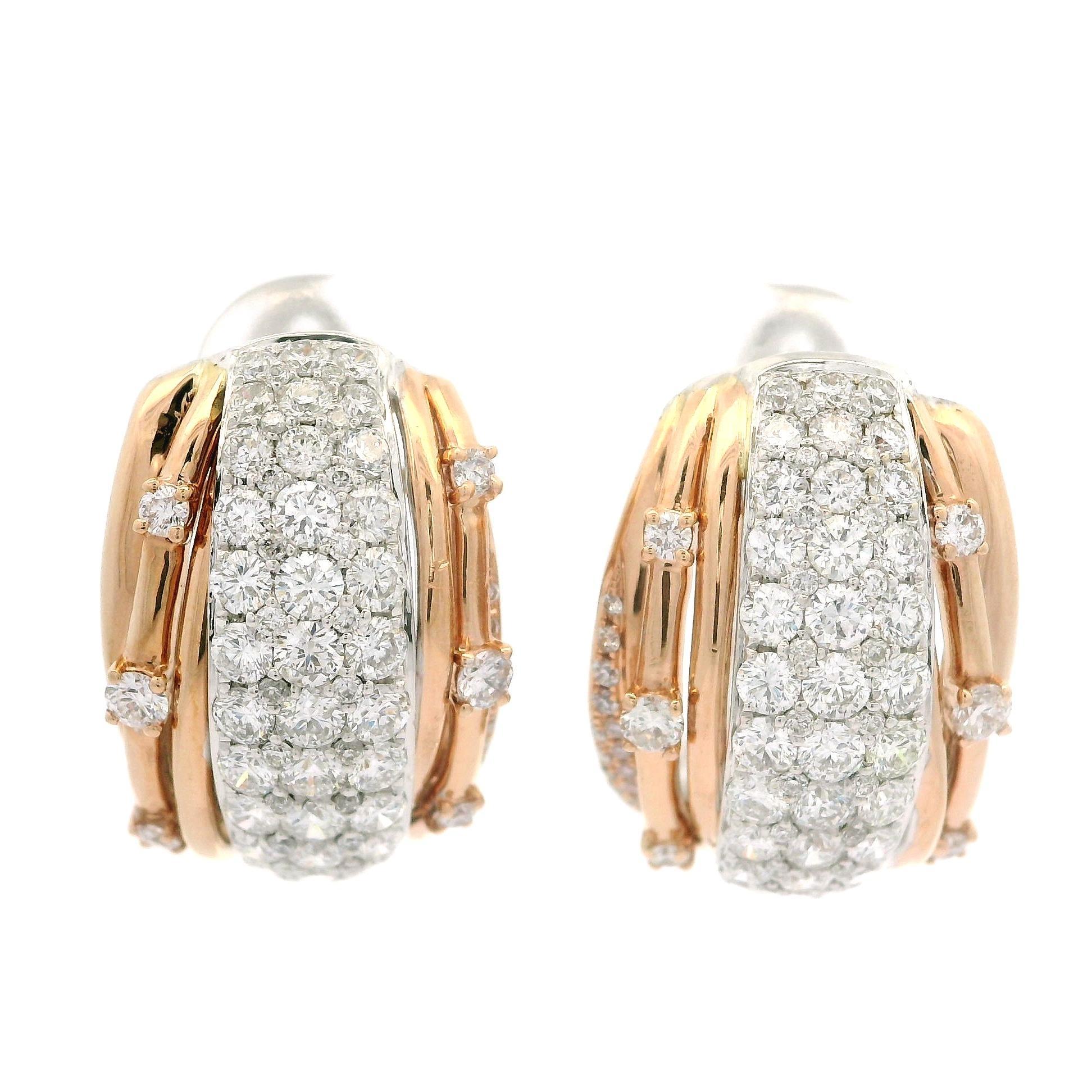 Élégantes boucles d'oreilles Omega en or rose et blanc 18 carats avec diamants de 2,61 carats 1