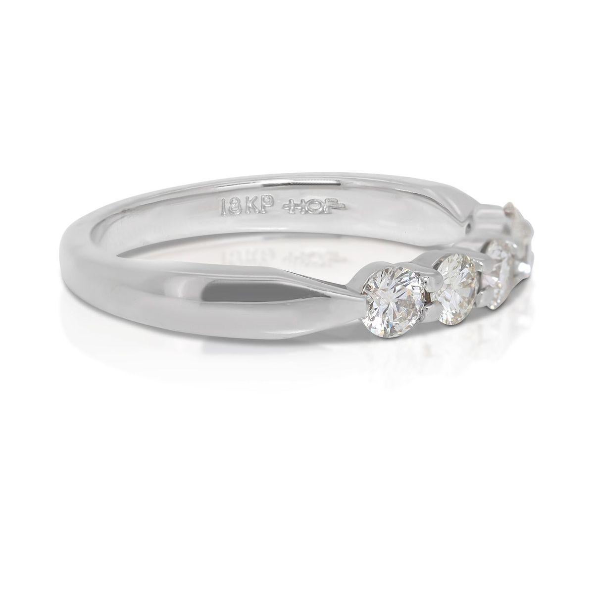 Élégante bague en or blanc 18 carats à 5 pierres avec 0,50 carat de diamants naturels Pour femmes en vente