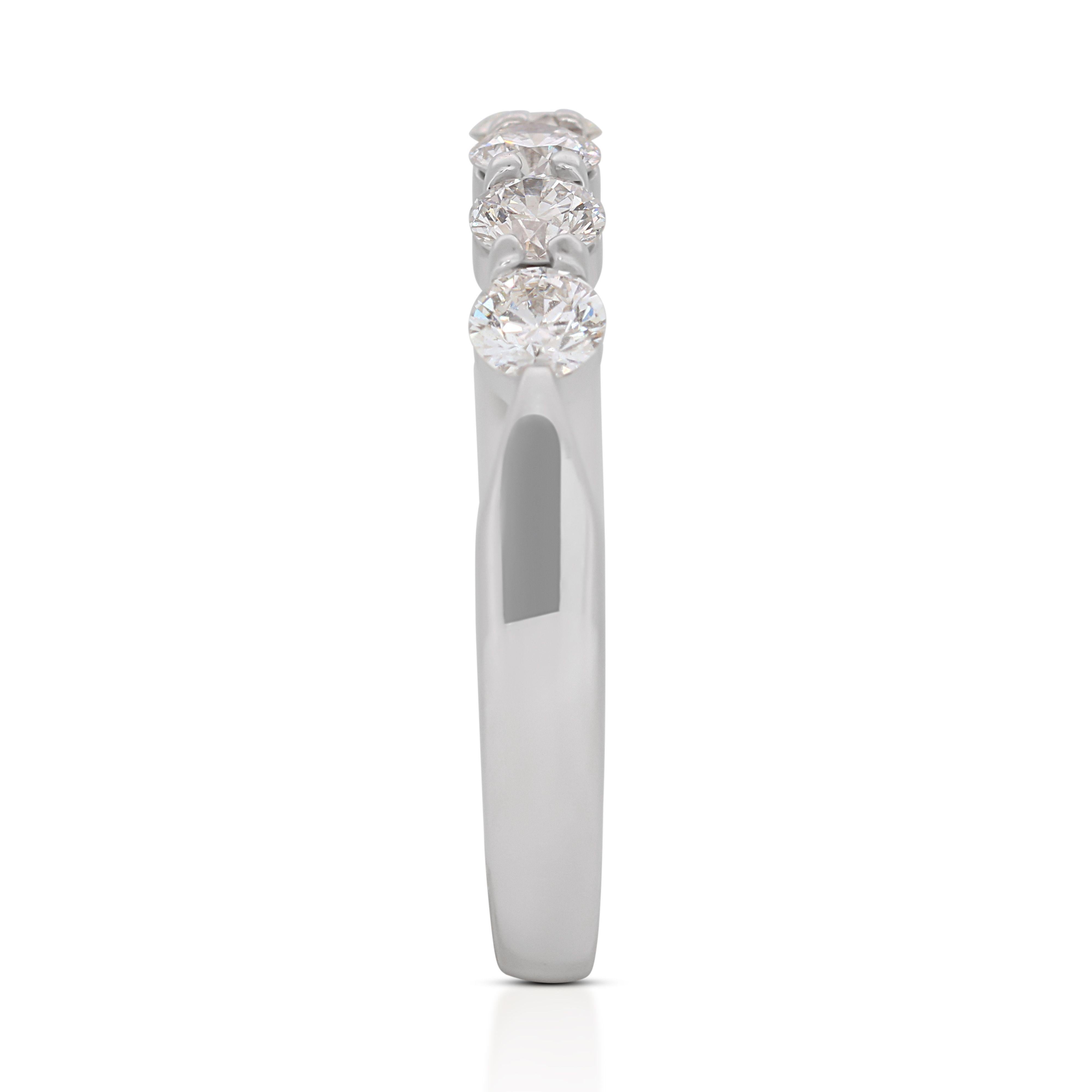 Elegant 18k White Gold 5 Stone Ring with 0.50 total carat of Natural Diamonds For Sale 2