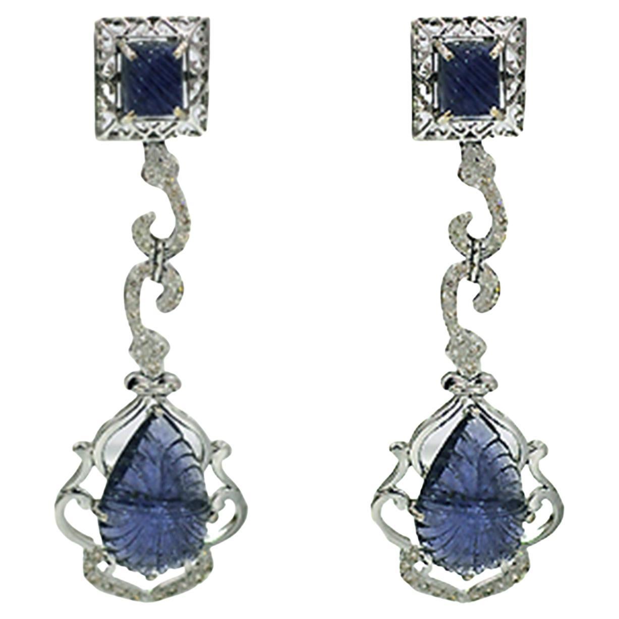 Eleganti orecchini a goccia in oro bianco 18 carati con zaffiro e diamante intagliato