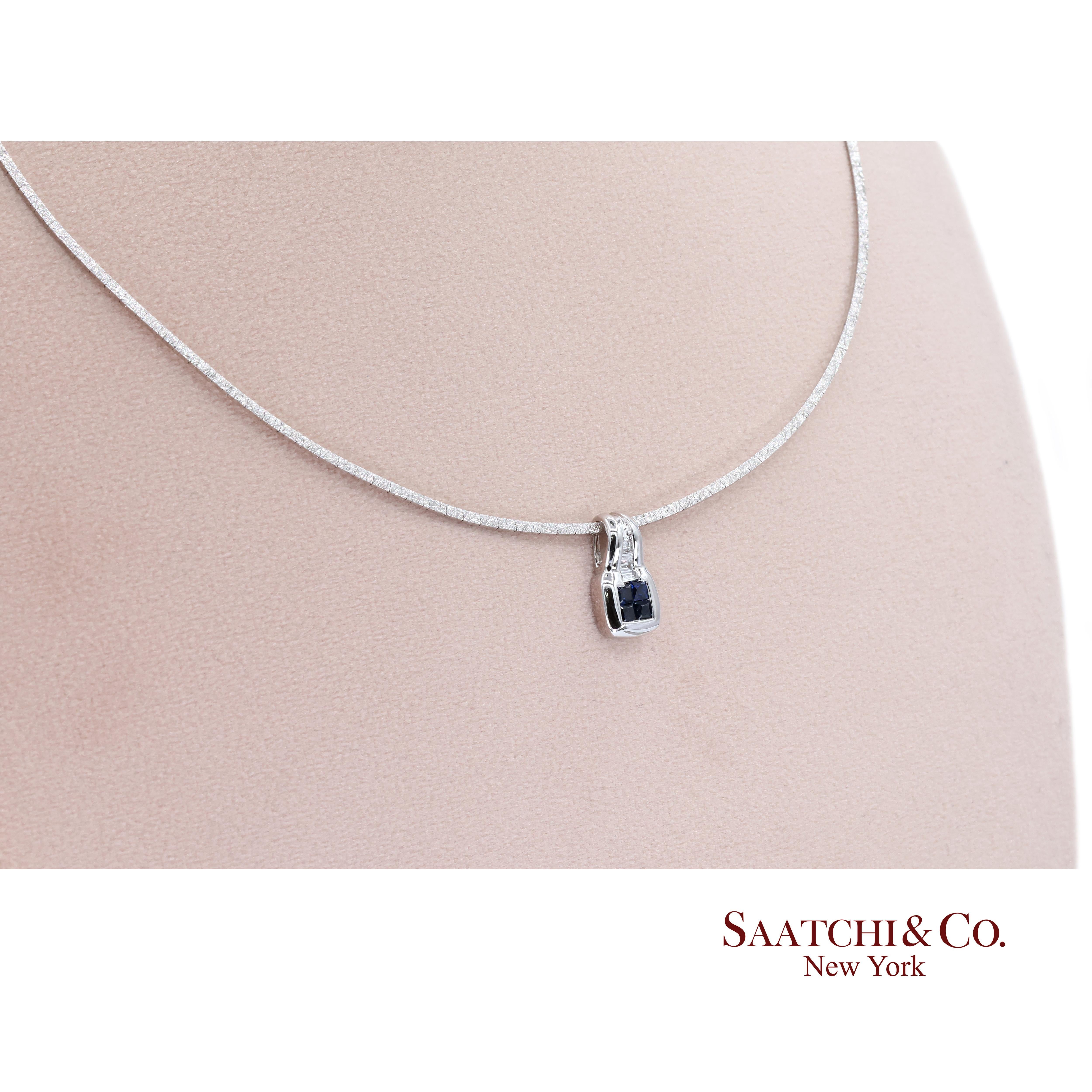 Elegantes Collier aus 18 Karat Weißgold mit natürlichem Diamantanhänger (Smaragdschliff) im Angebot
