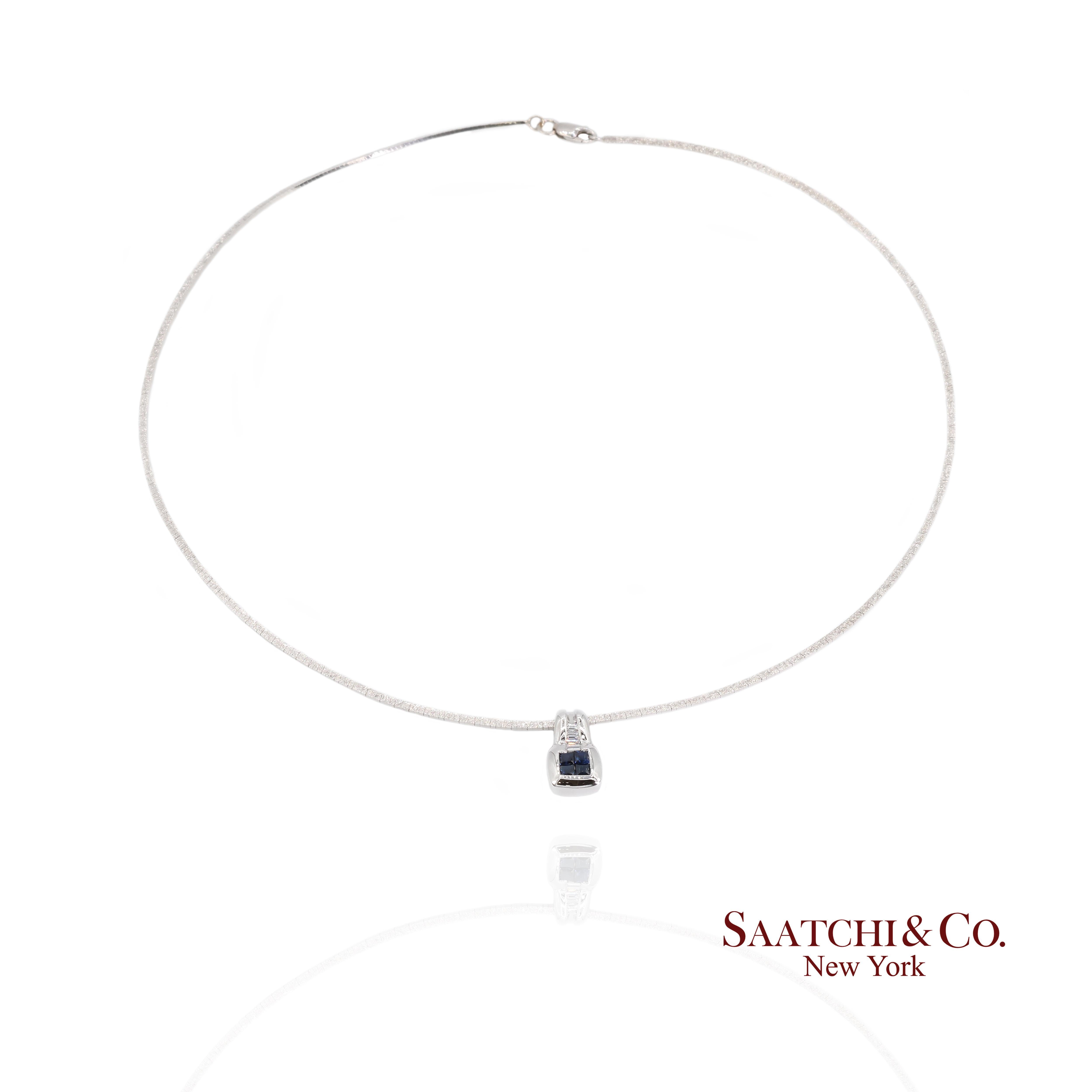 Elegantes Collier aus 18 Karat Weißgold mit natürlichem Diamantanhänger im Angebot 1