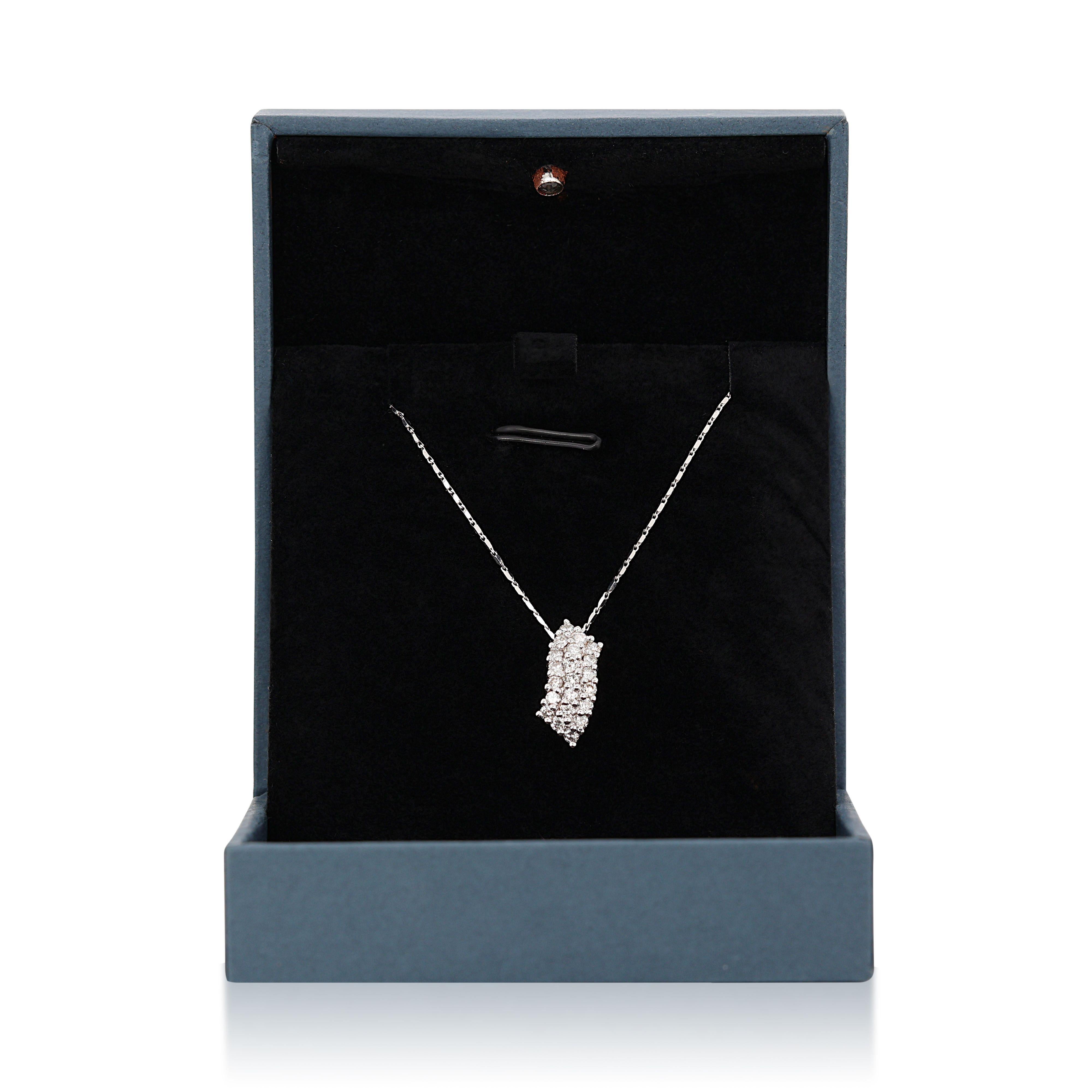 Elegant 18k White Gold Diamond Necklace For Sale 2