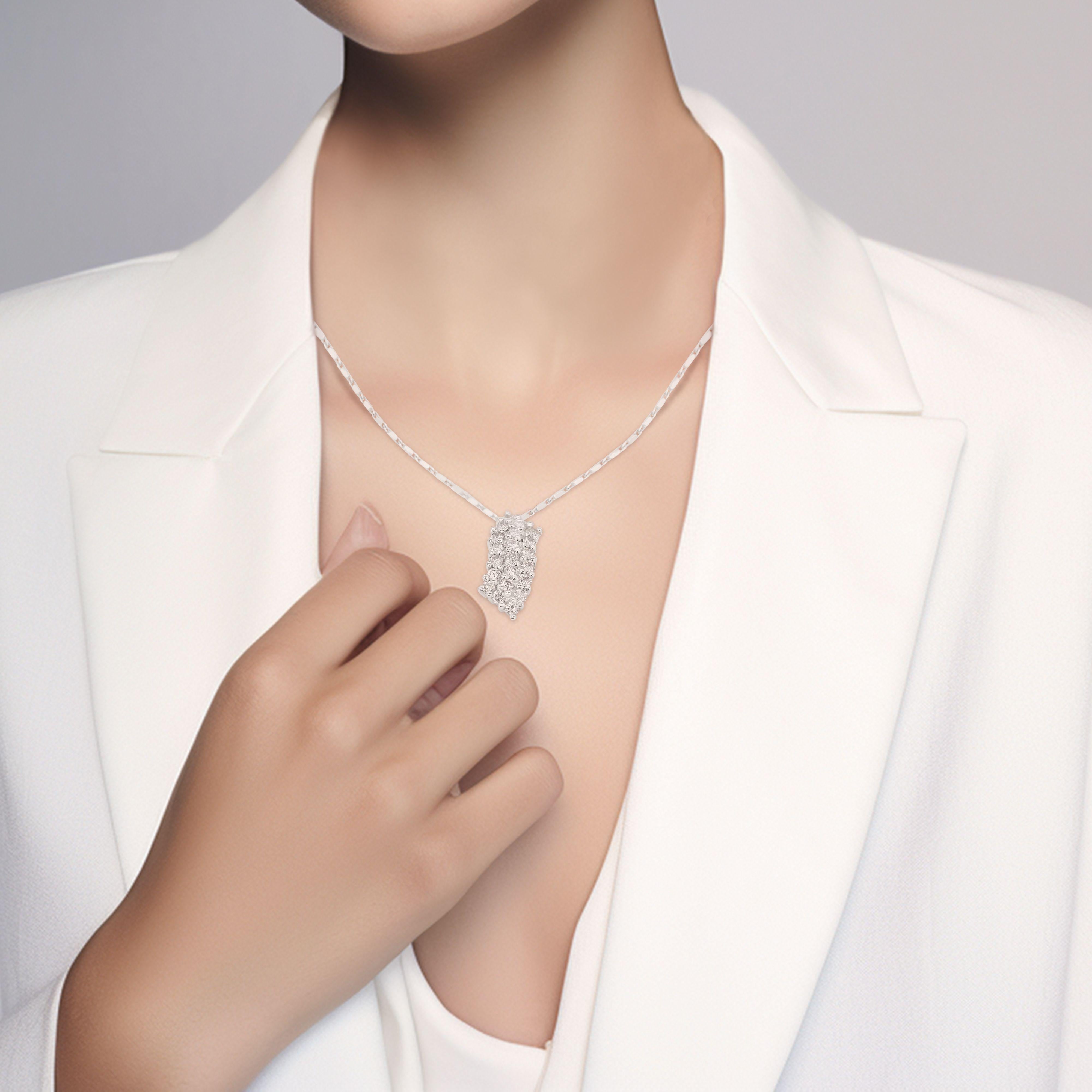 Elegant 18k White Gold Diamond Necklace For Sale 3