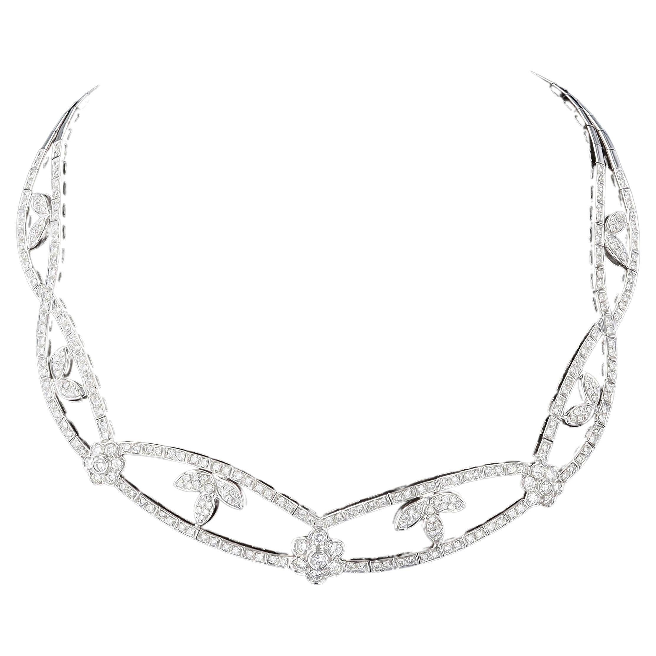 Elegant 18K White Gold Diamond Necklace For Sale