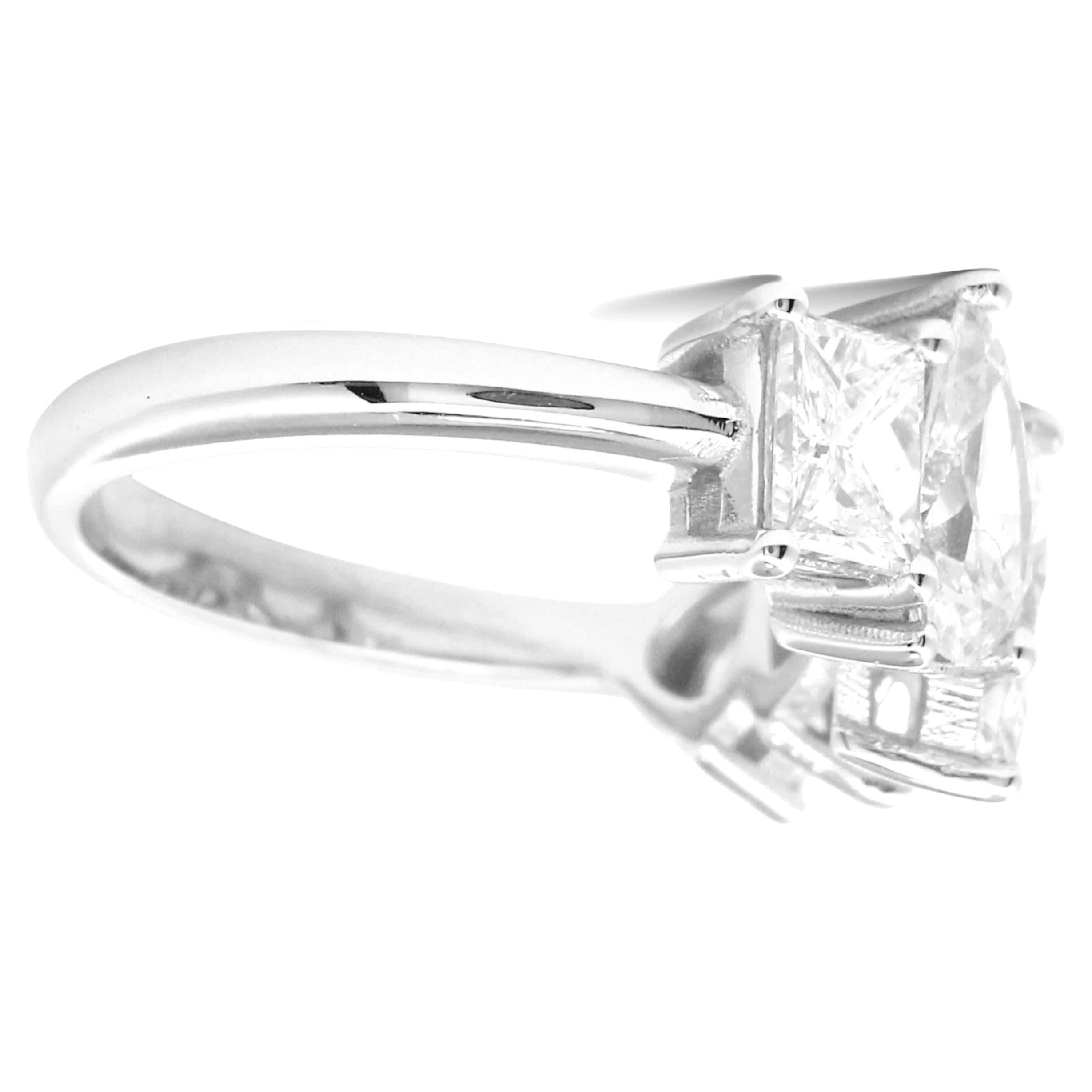 Contemporain Elegant anneau de diamant en or blanc 18K - 2,90 carats en vente