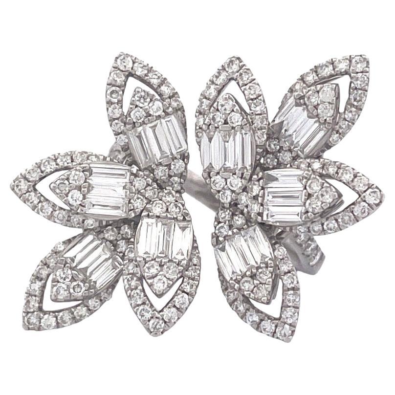 Elegant 18k White Gold Diamond Ring For Sale